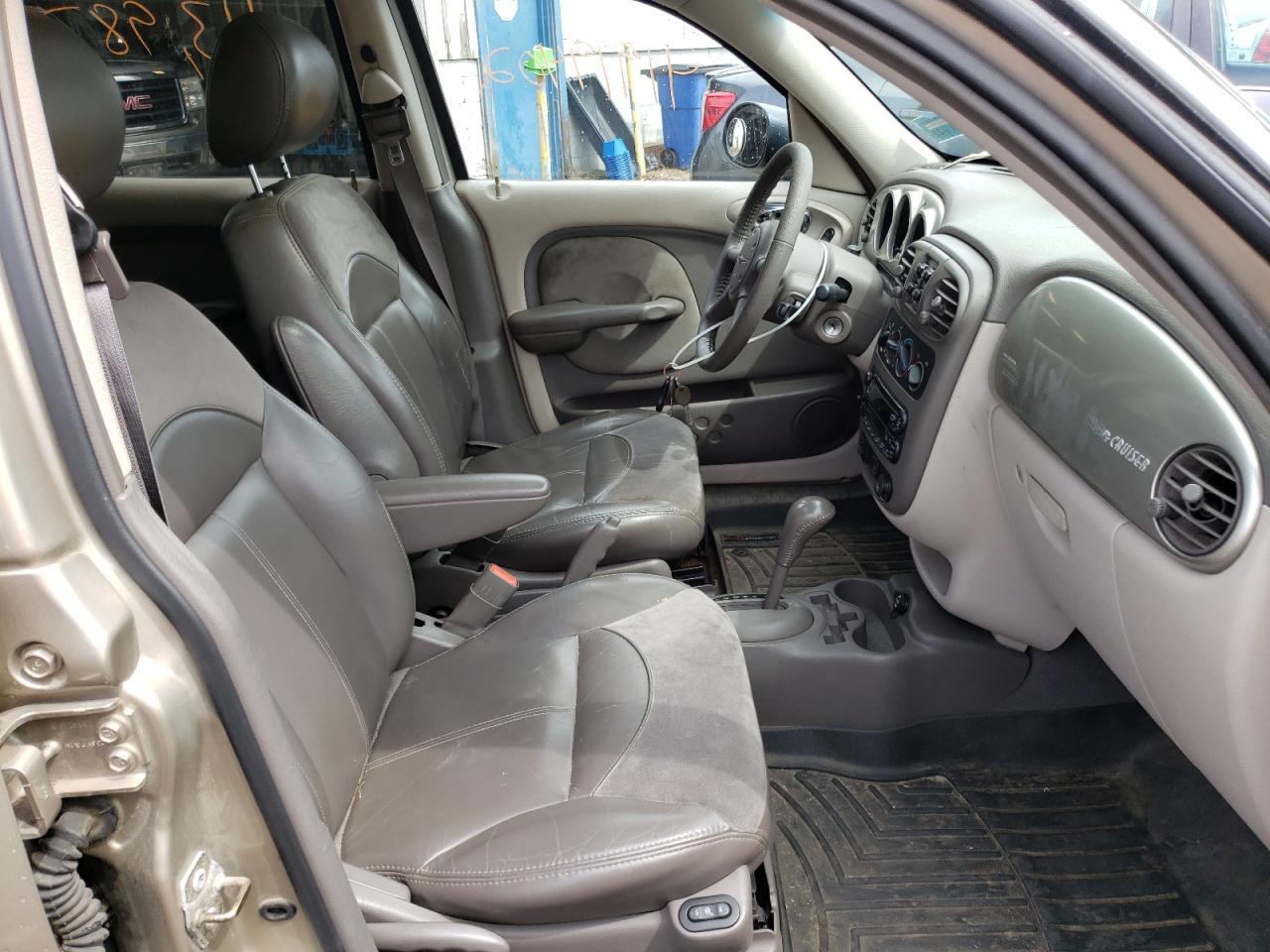 Photo 5 from auction – 2002 CHRYSLER PT CRUISER with VIN 3C8FY68B52T235543