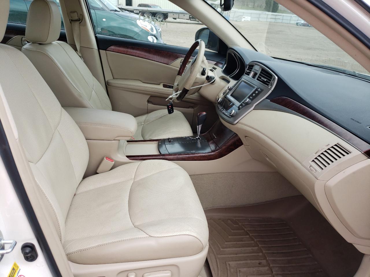Photo 5 from auction – 2011 TOYOTA AVALON BAS with VIN 4T1BK3DB2BU431351