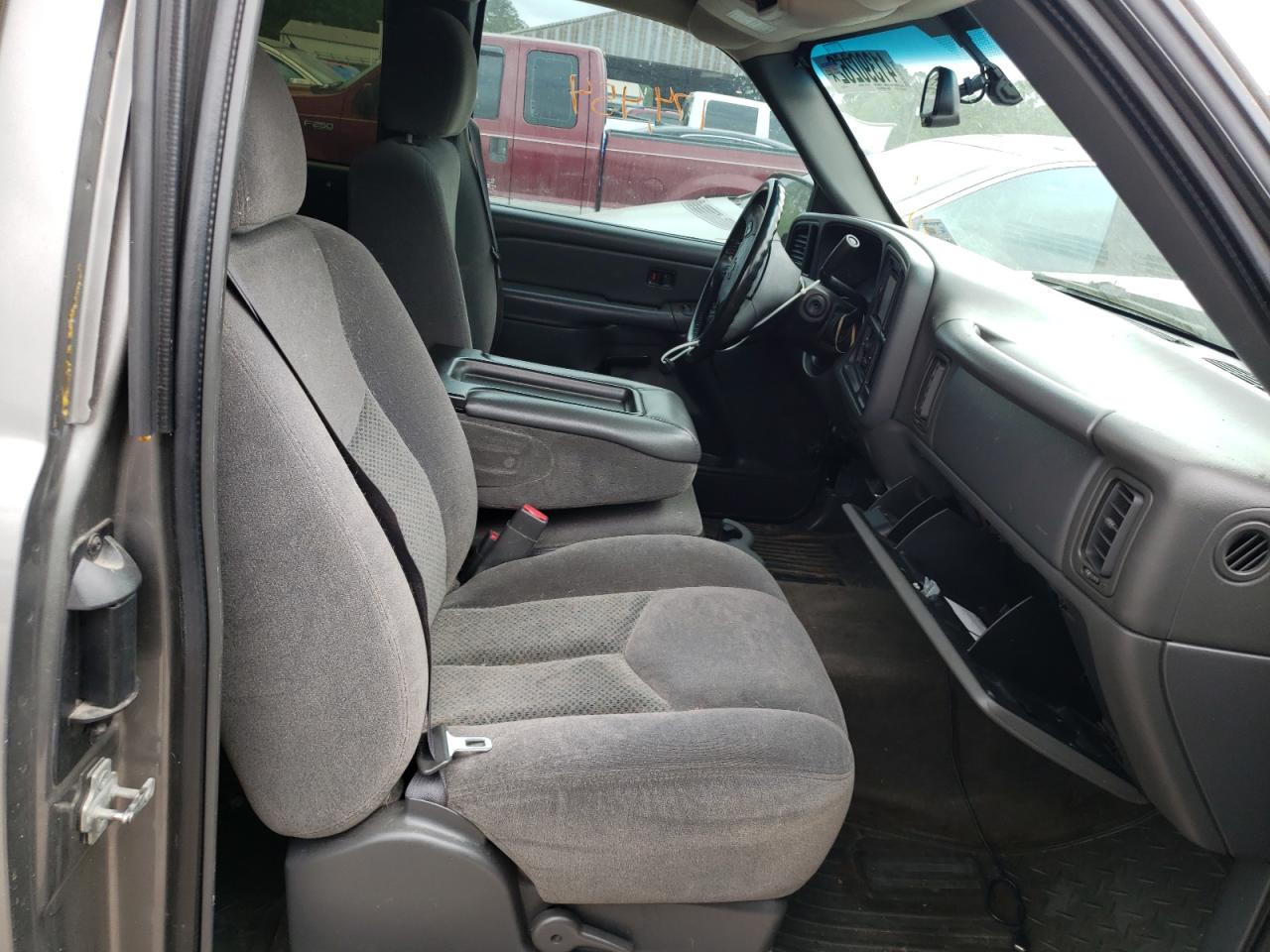 Photo 5 from auction – 2006 CHEVROLET SILVERADO with VIN 1GCEC19V36Z150576