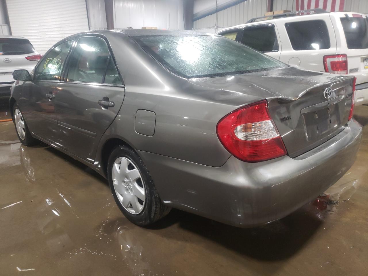 Photo 3 from auction – 2004 TOYOTA CAMRY LE with VIN 4T1BE32K14U911863