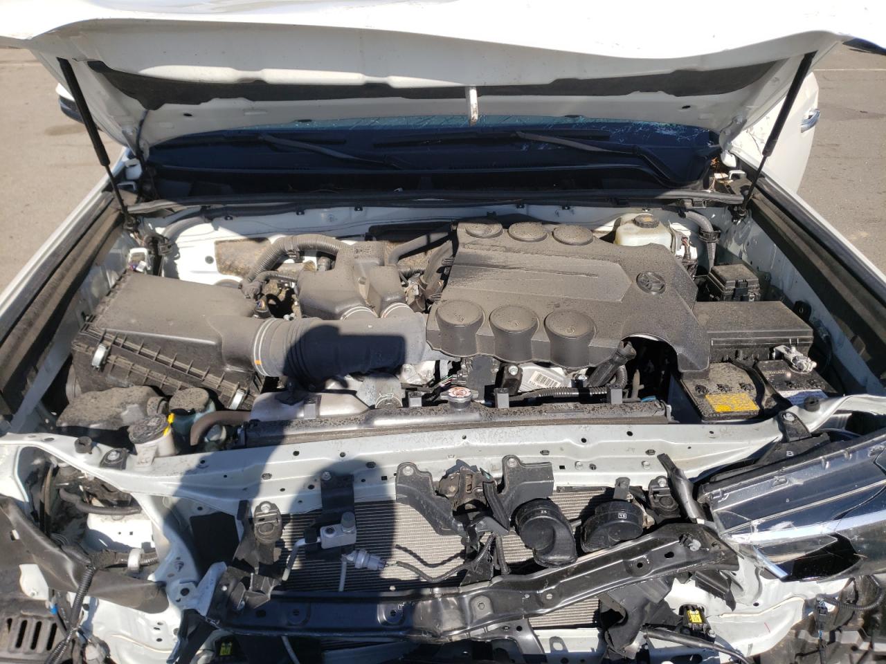 Photo 7 from auction – 2020 TOYOTA 4RUNNER SR with VIN JTEBU5JR7L5814706