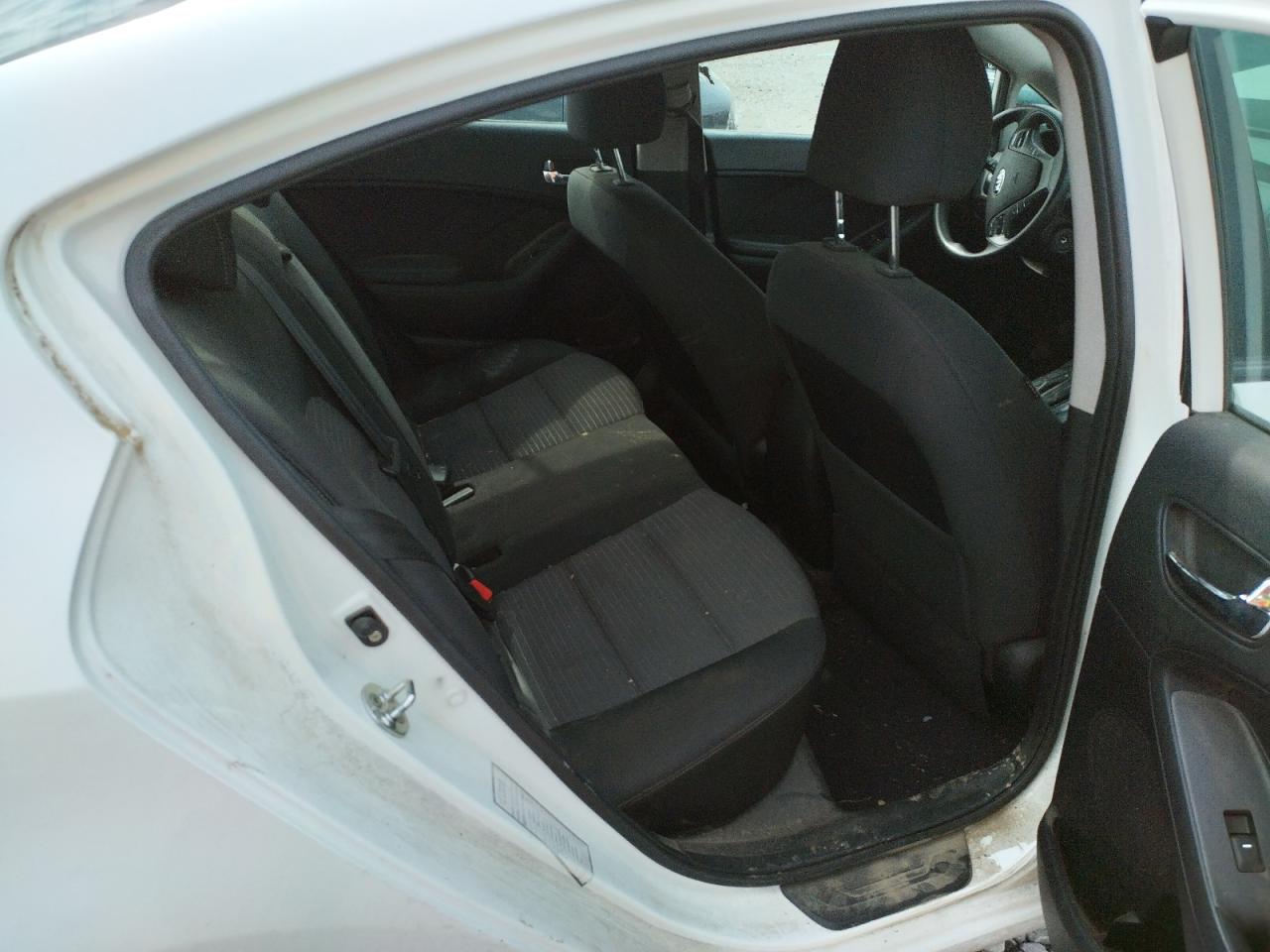Photo 6 from auction – 2015 KIA FORTE LX with VIN KNAFX4A62F5275314