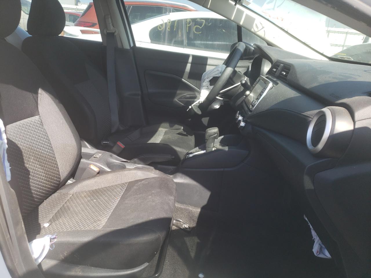 Photo 5 from auction – 2020 NISSAN VERSA with VIN 3N1CN8DV3LL827018