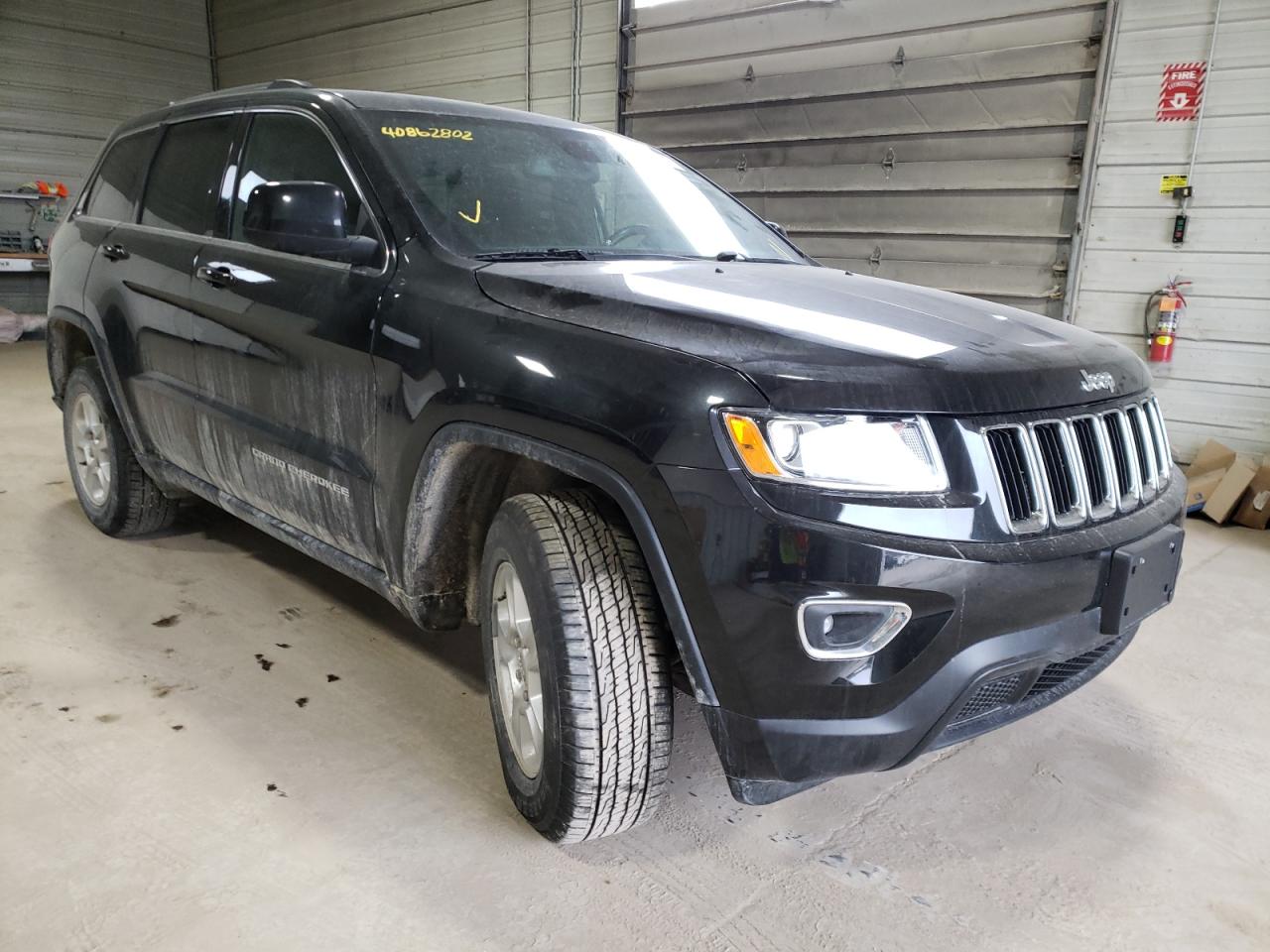 JEEP GRAND CHER 2016 with VIN 1C4RJFAG5GC317073 - Photo from auction