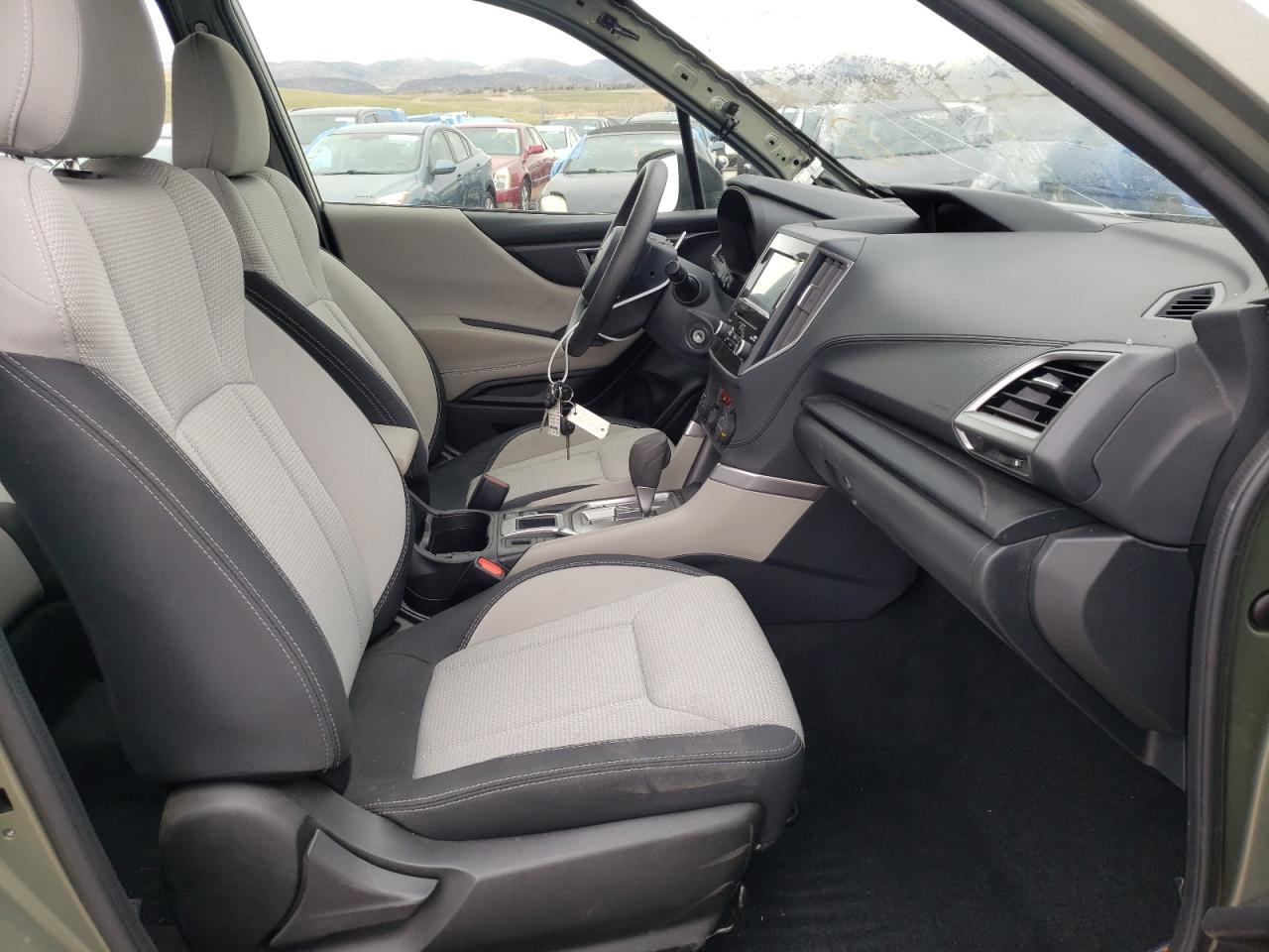 Photo 5 from auction – 2019 SUBARU FORESTER with VIN JF2SKACC1KH449711