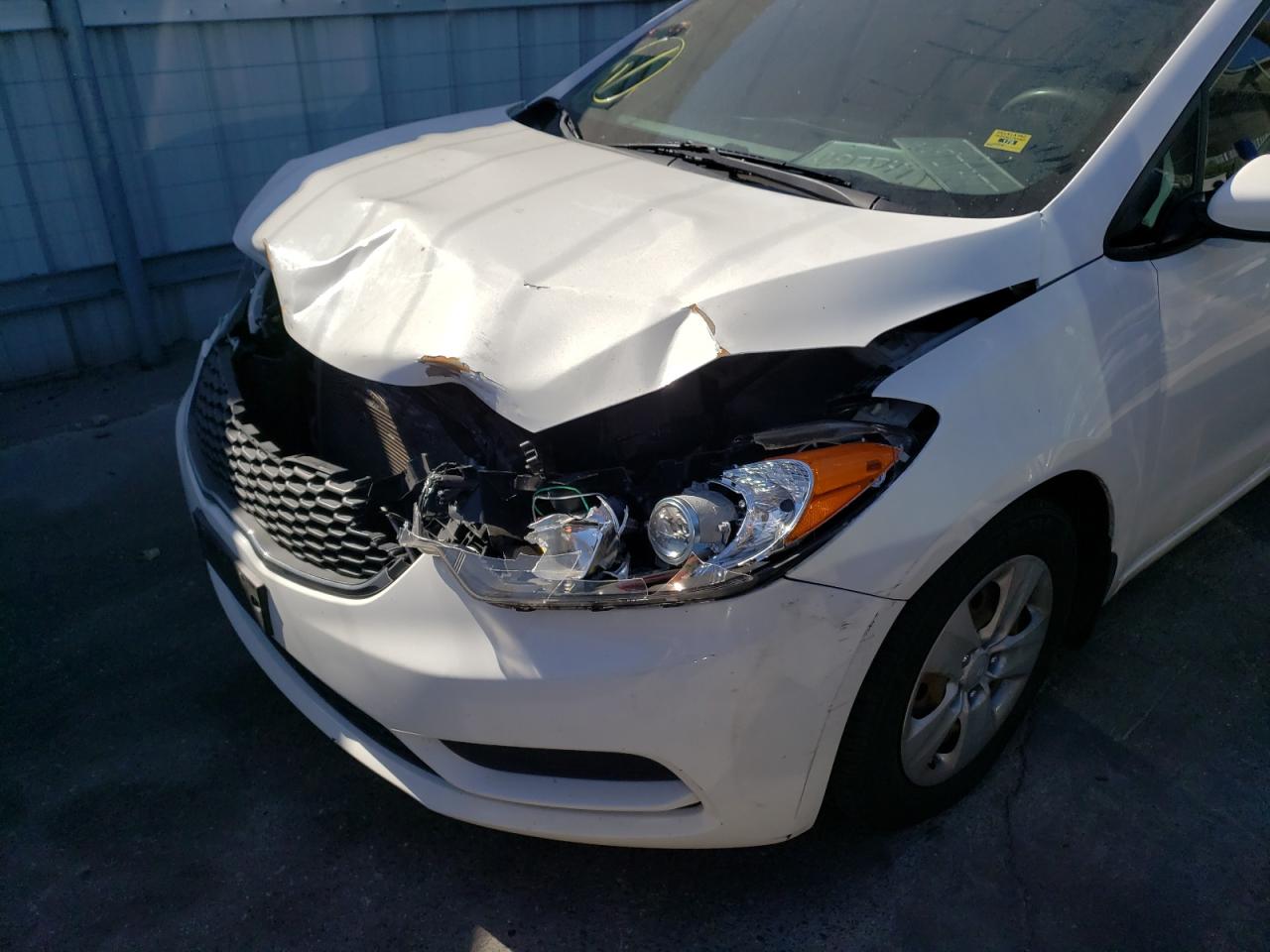 Photo 10 from auction – 2016 KIA FORTE LX with VIN KNAFK4A69G5574637