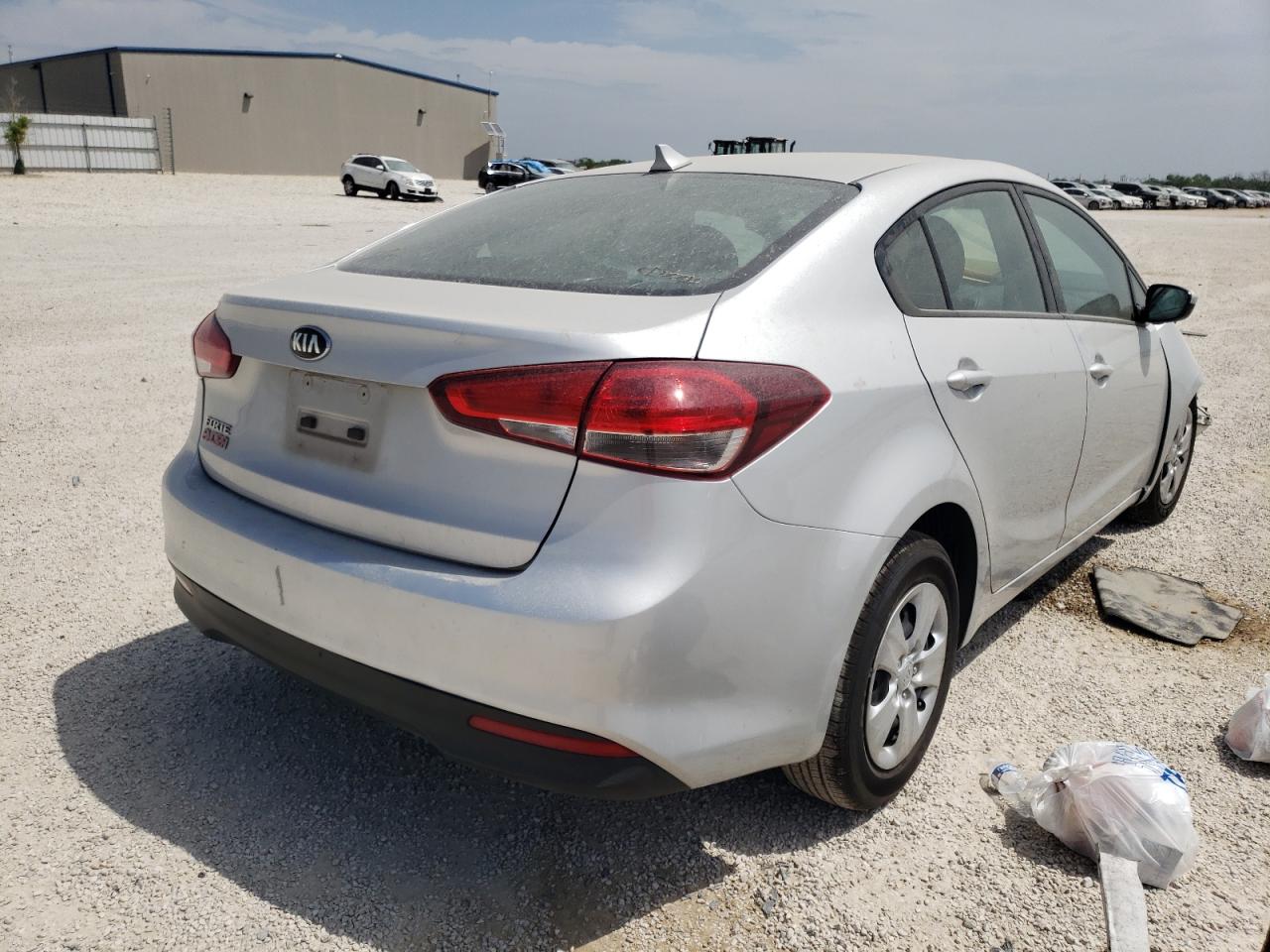 Photo 4 from auction – 2017 KIA FORTE LX with VIN 3KPFK4A70HE078658