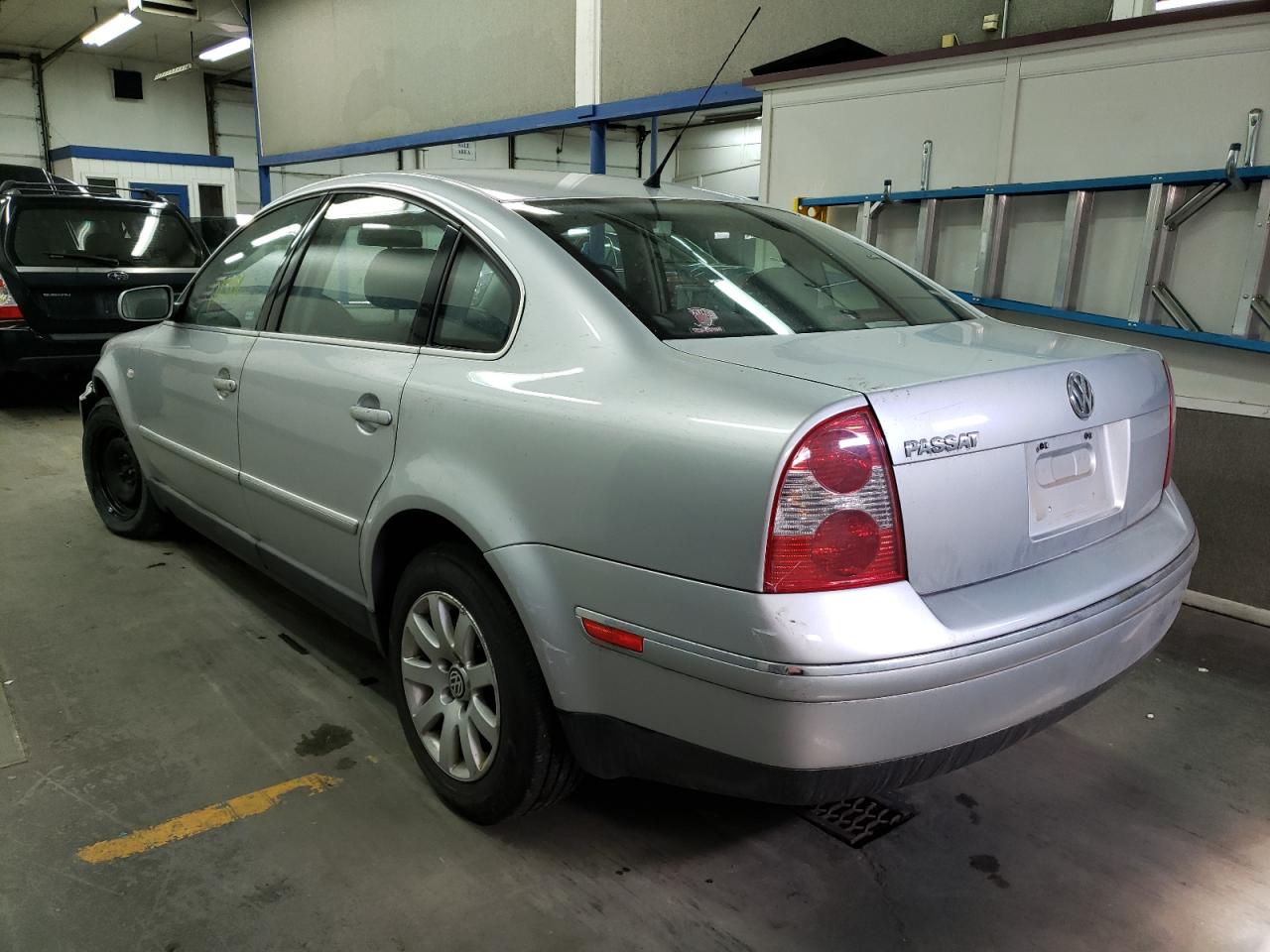 Photo 3 from auction – 2003 VOLKSWAGEN PASSAT GLS with VIN WVWPD63B53P246055