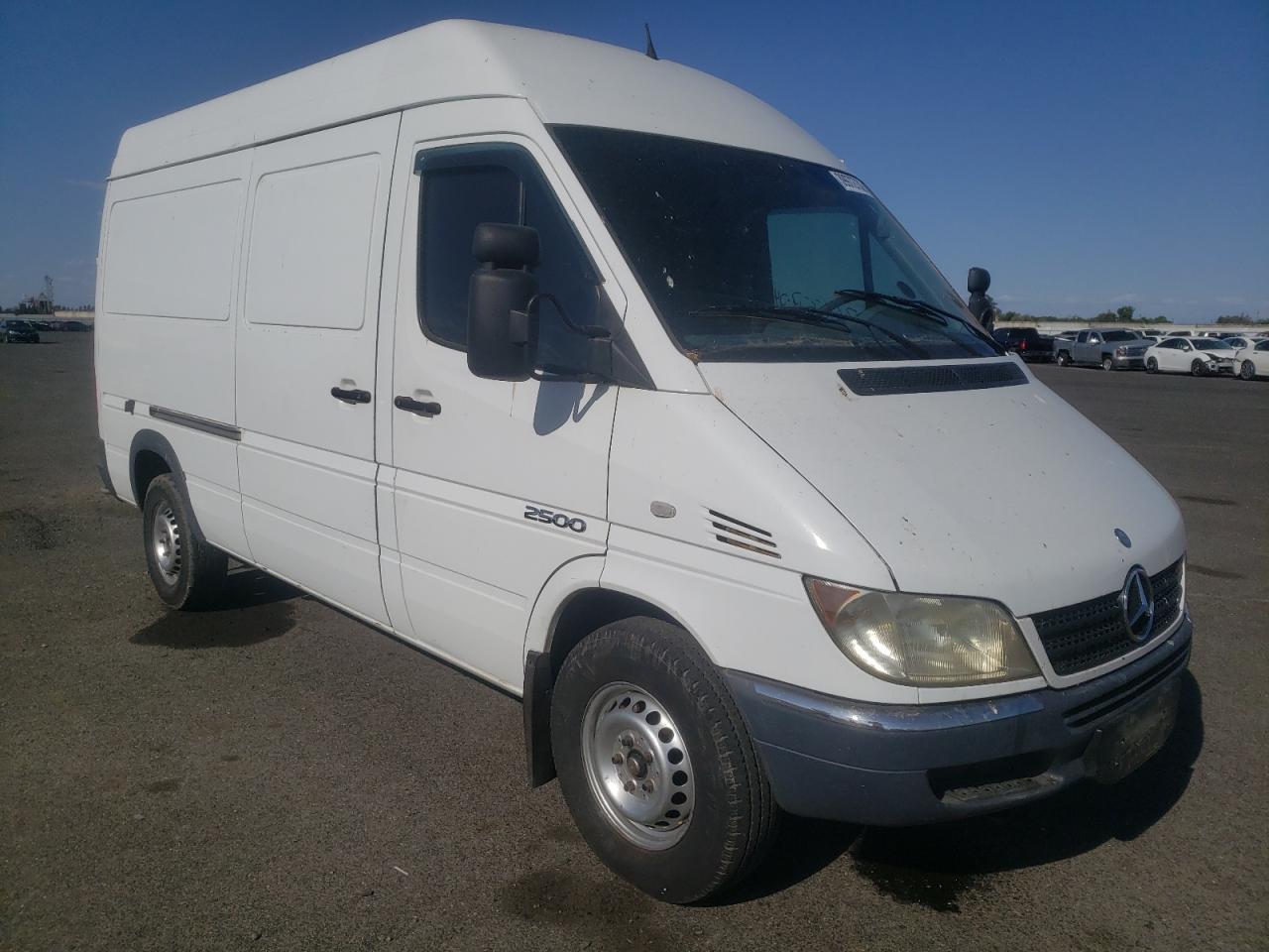 SPRINTER 2500 SPRIN 2004 with VIN WD2PD644345688621 - Photo from auction
