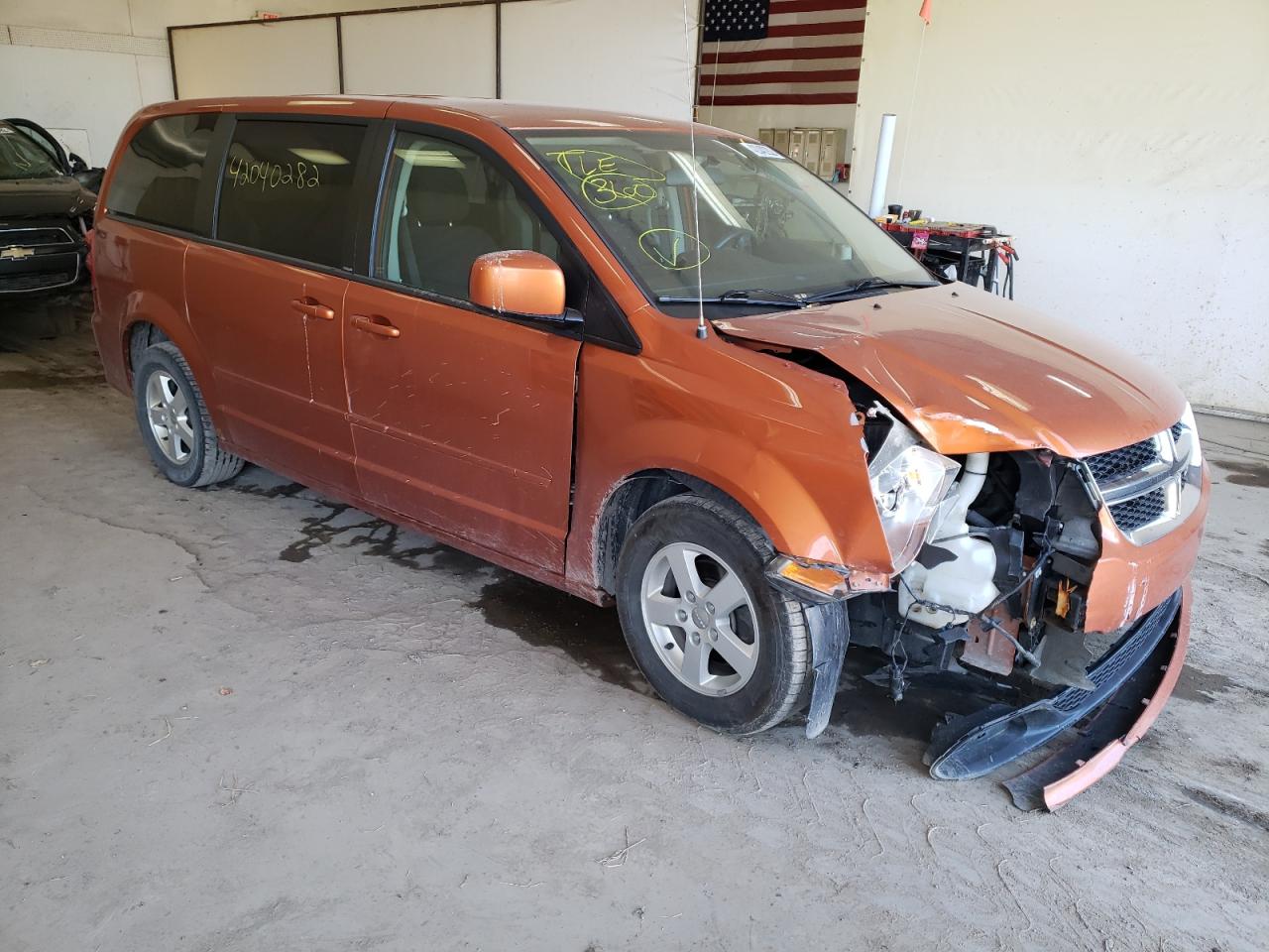 DODGE GRAND CARA 2011 with VIN 2D4RN3DG5BR739295 - Photo from auction