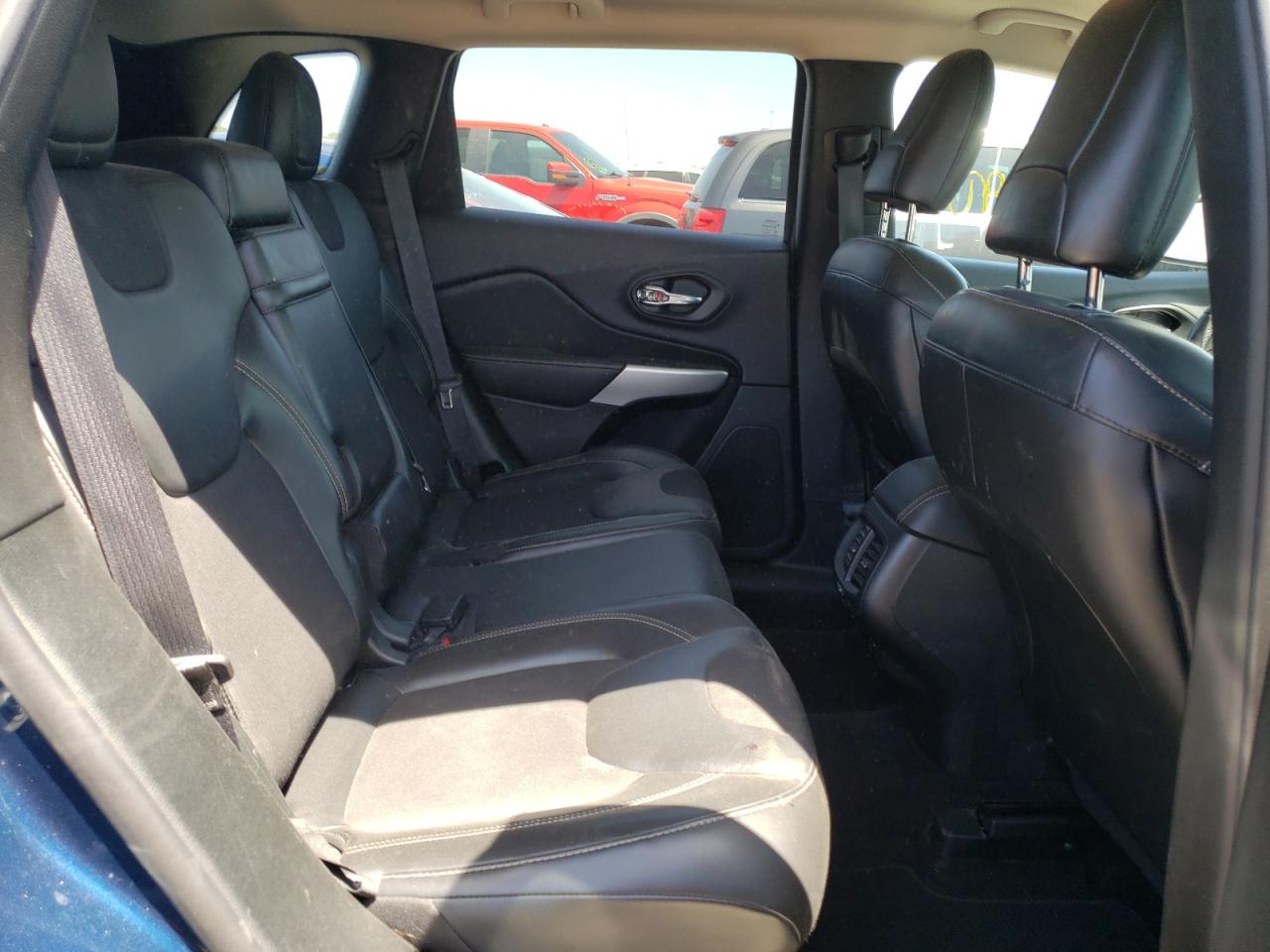Photo 6 from auction – 2018 JEEP CHEROKEE L with VIN 1C4PJLLX9JD587573