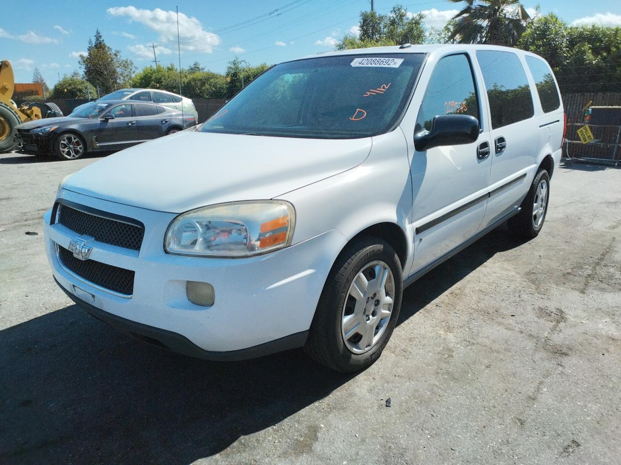 Photo 2 from auction – 2008 CHEVROLET UPLANDER I with VIN 1GBDV13W18D137921