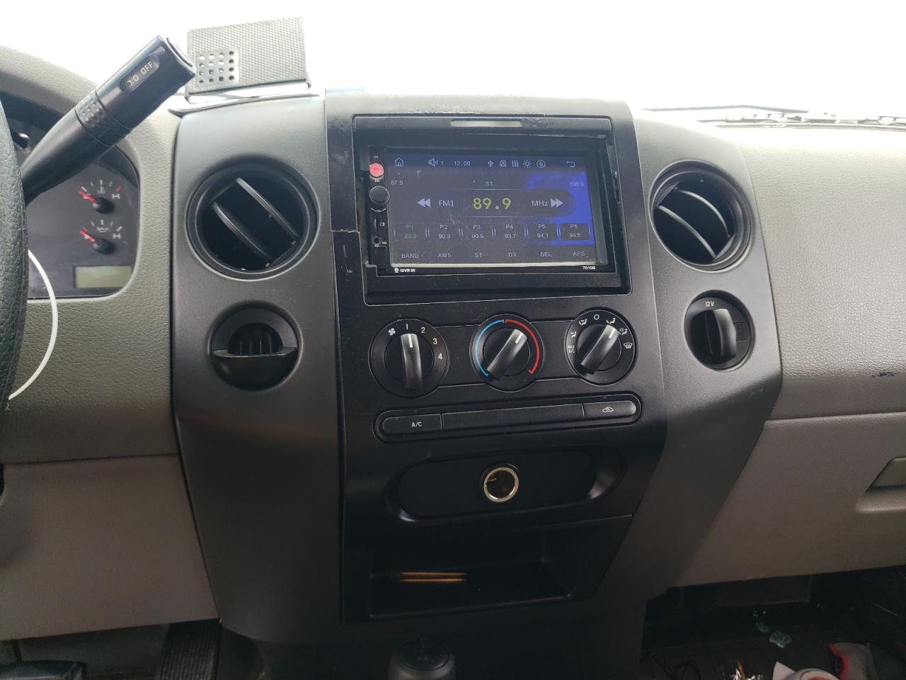 Zdjęcie 9 z aukcji – 2005 FORD F150 z VIN 1FTRX14W55FB30755