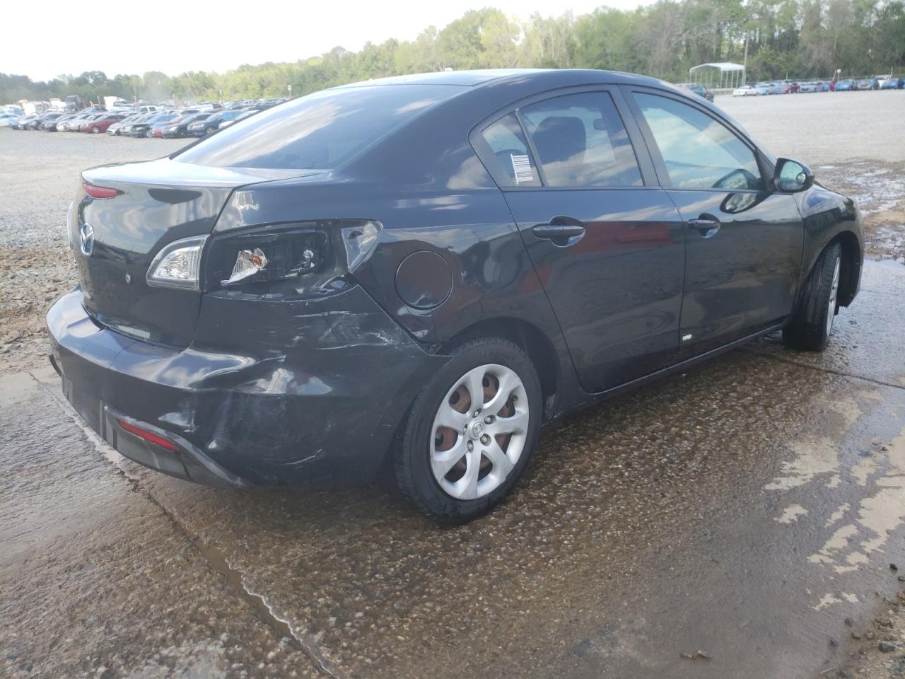 Photo 4 from auction – 2011 MAZDA 3 I with VIN JM1BL1UF0B1393189