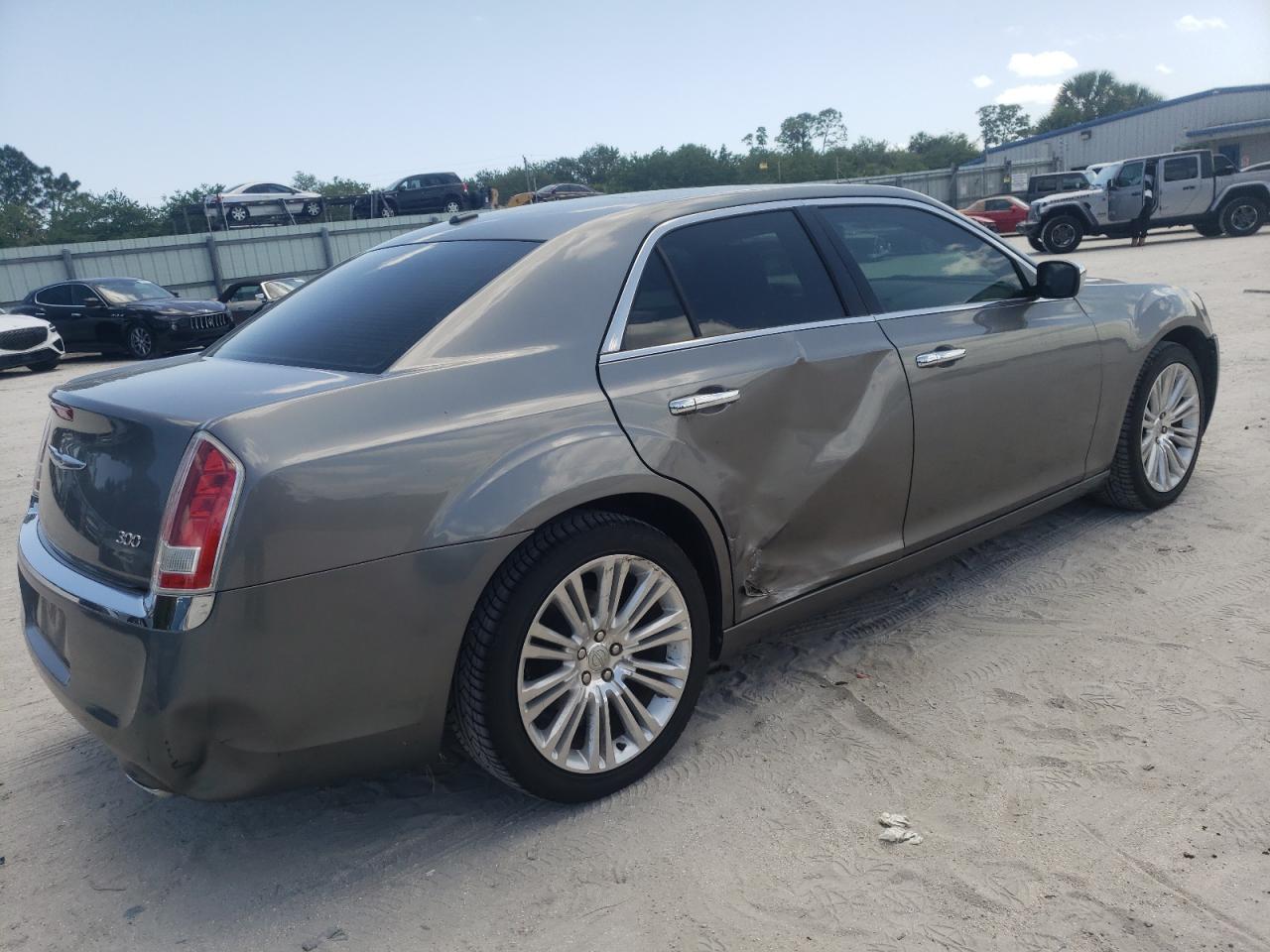 Photo 9 from auction – 2011 CHRYSLER 300 LIMITE with VIN 2C3CA5CG3BH526318