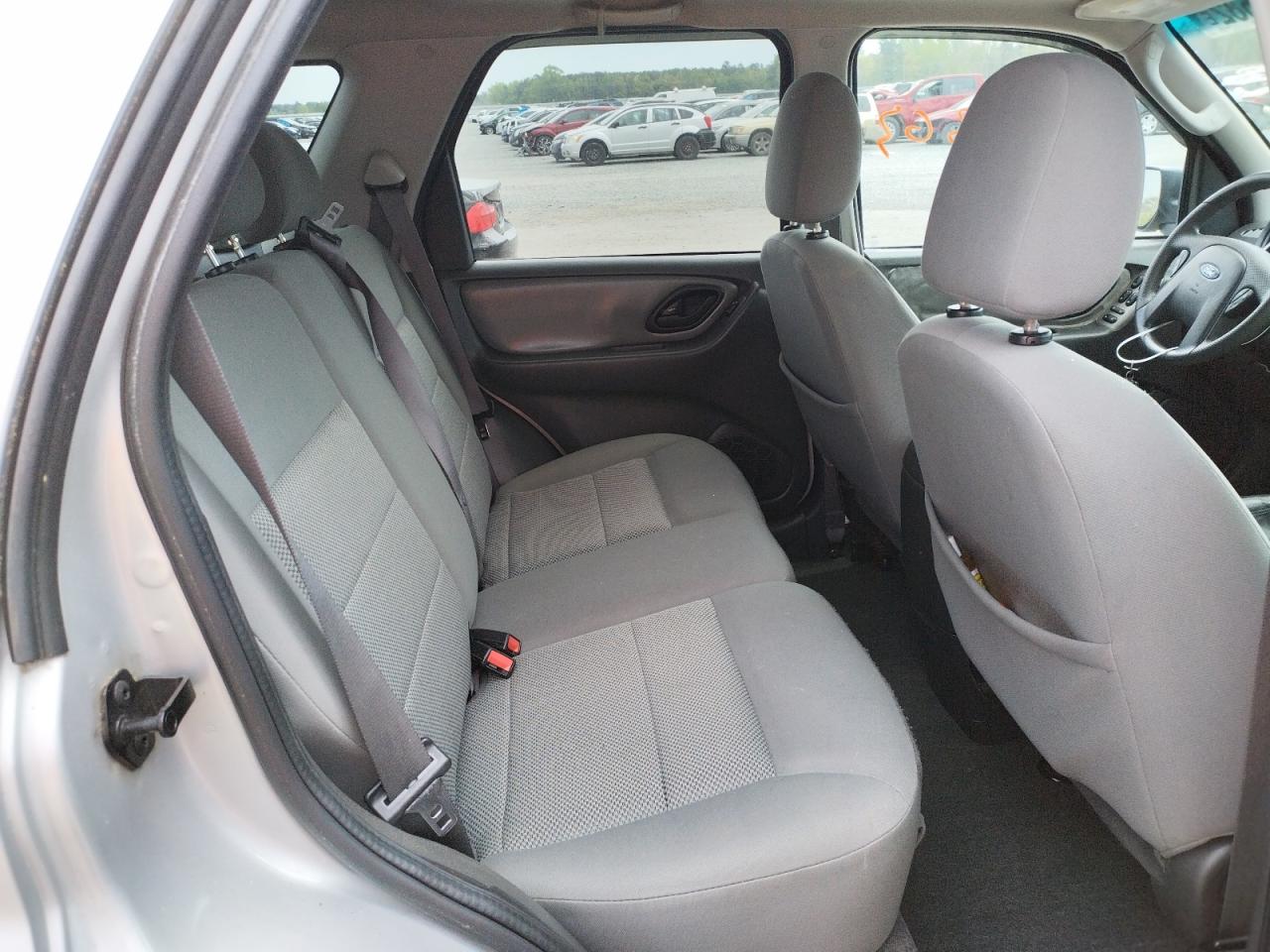 Photo 6 from auction – 2005 FORD ESCAPE XLT with VIN 1FMYU03145KC72652