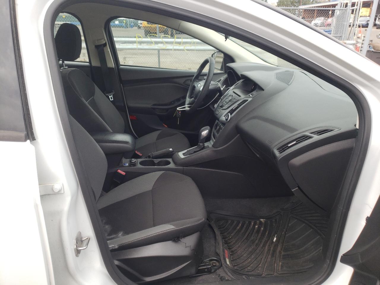 Photo 5 from auction – 2012 FORD FOCUS SE with VIN 1FAHP3F22CL192457