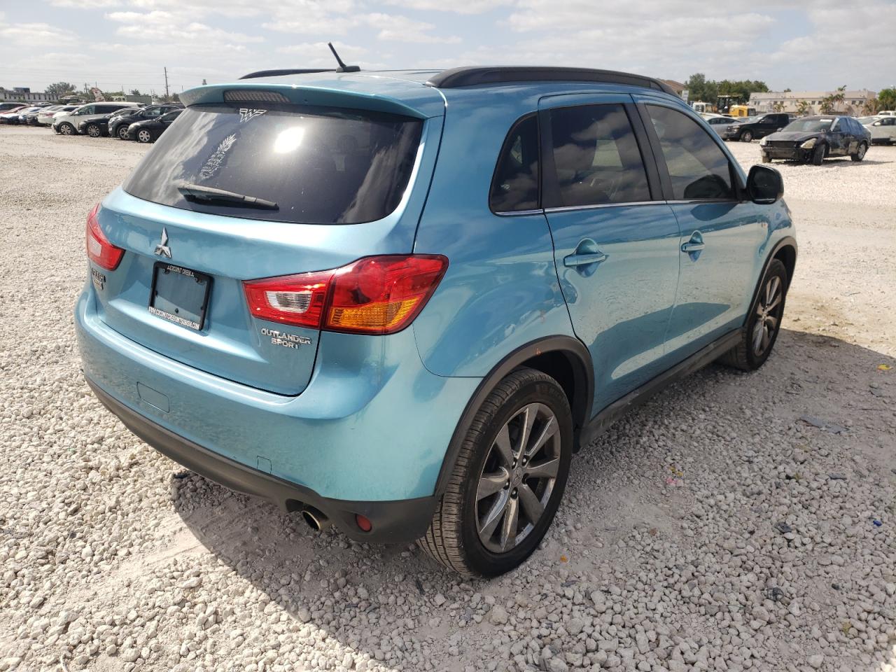 Photo 4 from auction – 2013 MITSUBISHI OUTLANDER with VIN 4A4AP5AUXDE017257