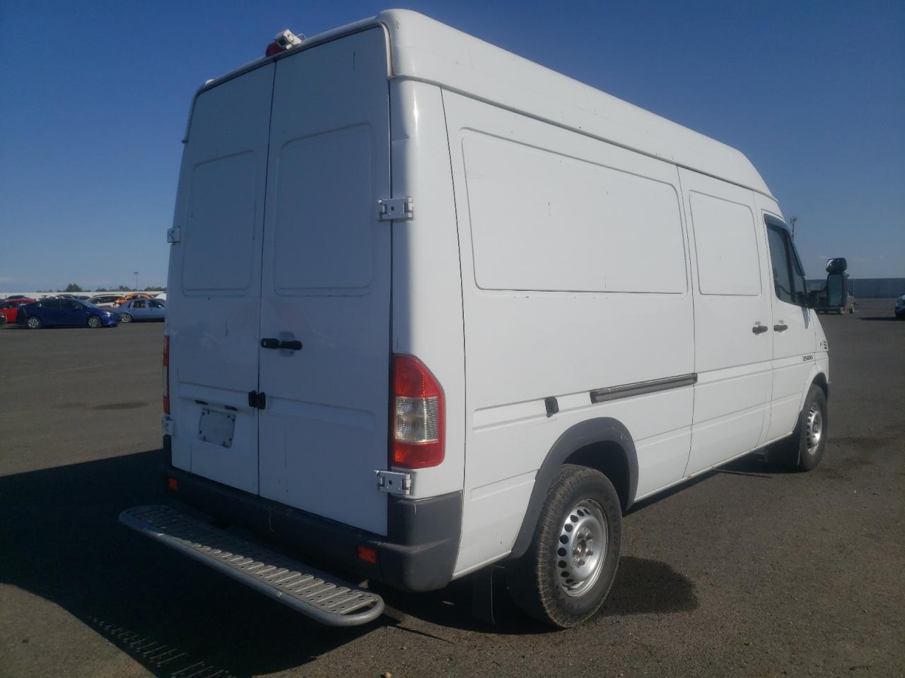 Photo 4 from auction – 2004 SPRINTER 2500 SPRIN with VIN WD2PD644345688621
