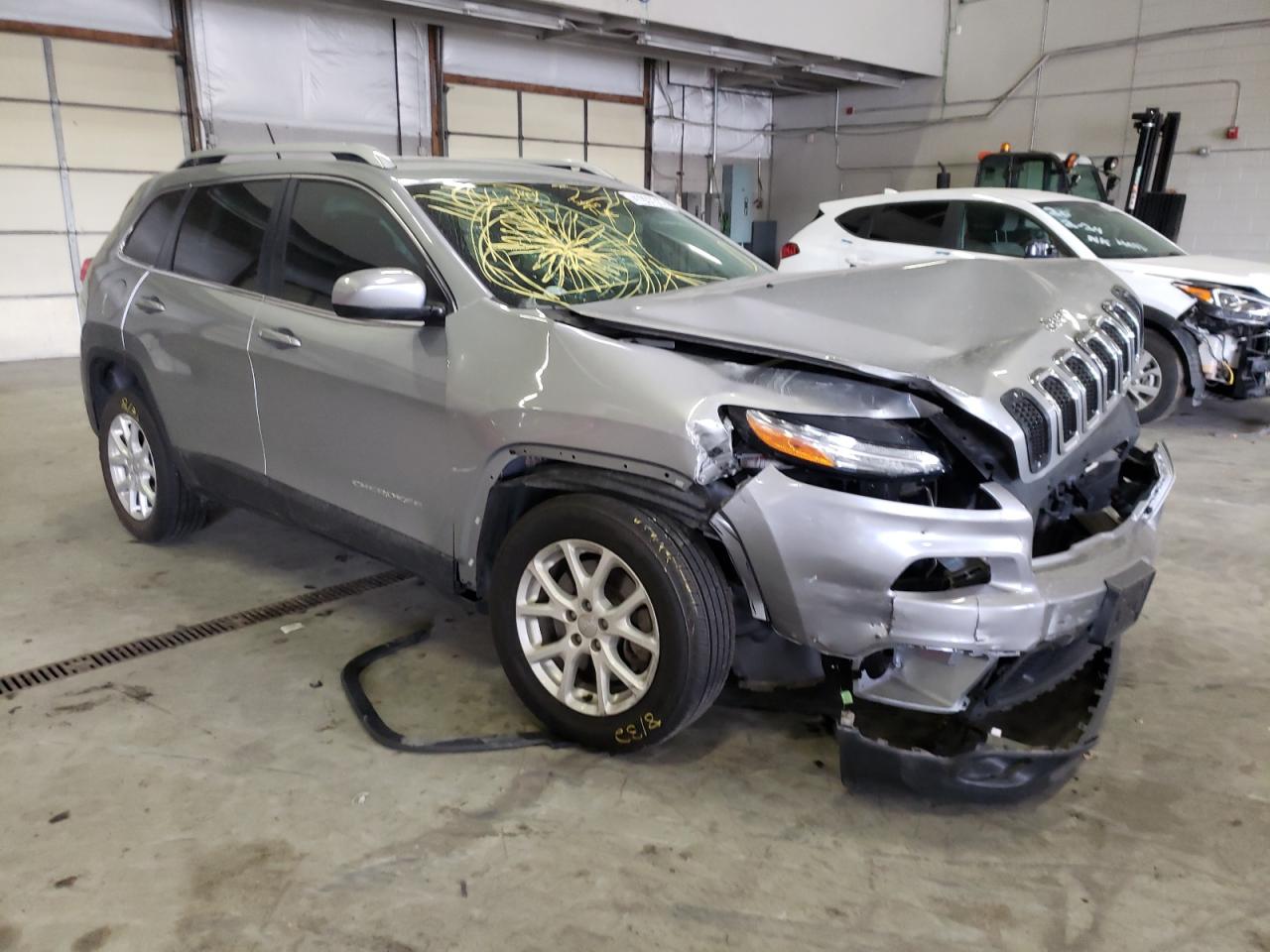 JEEP CHEROKEE L 2015 with VIN 1C4PJLCB5FW781551 - Photo from auction