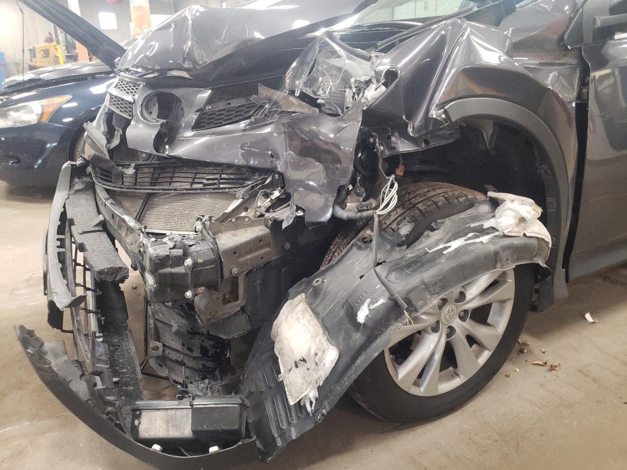 Photo 9 from auction – 2015 TOYOTA RAV4 LIMIT with VIN 2T3DFREV3FW395241