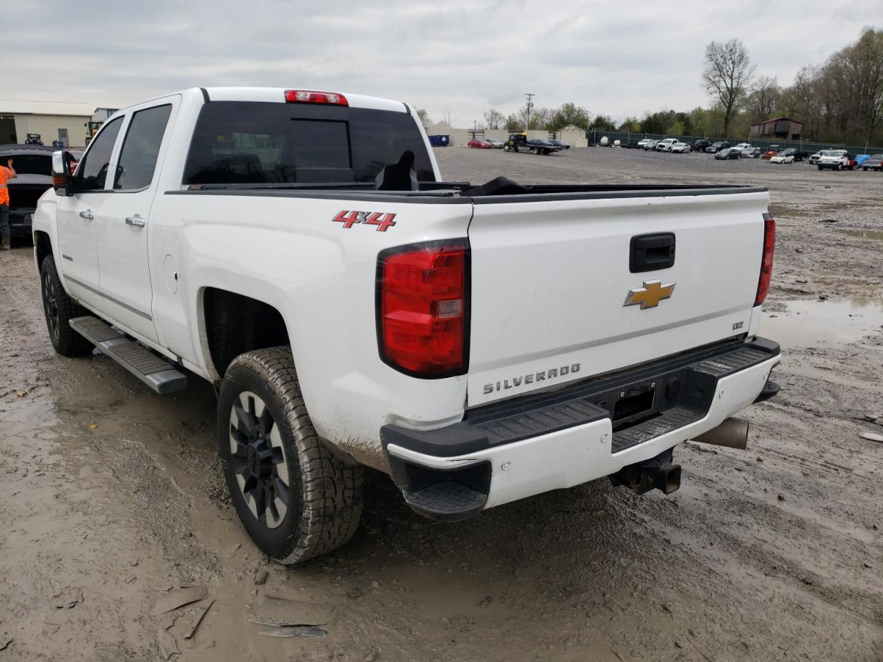 Photo 3 from auction – 2018 CHEVROLET SILVERADO with VIN 1GC1KWEY0JF160362