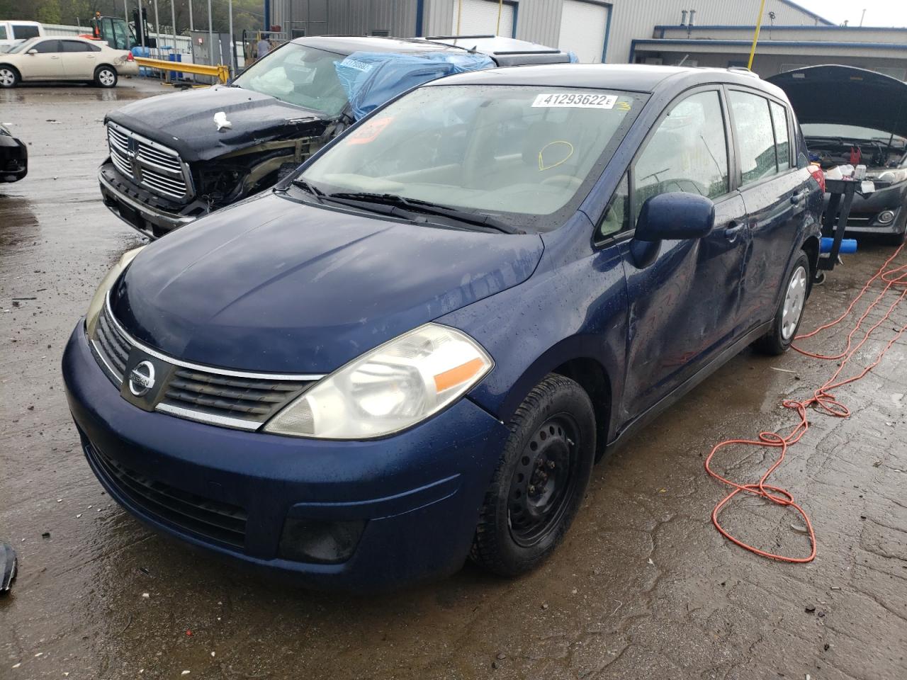 Foto 2 de la subasta – 2007 NISSAN VERSA S con VIN 3N1BC13E47L403685