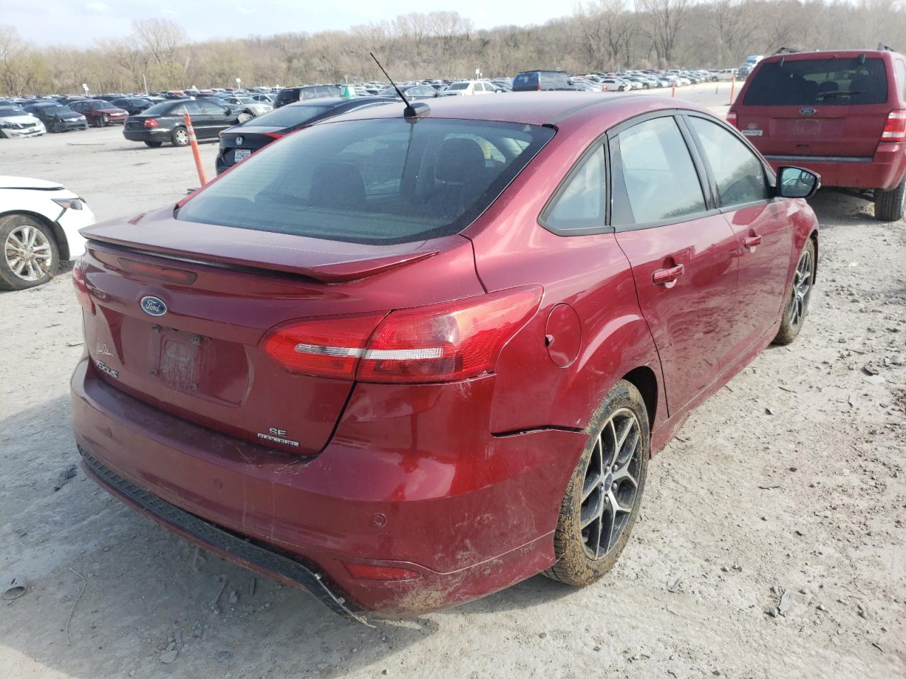 Photo 4 from auction – 2015 FORD FOCUS SE with VIN 1FADP3F29FL341045
