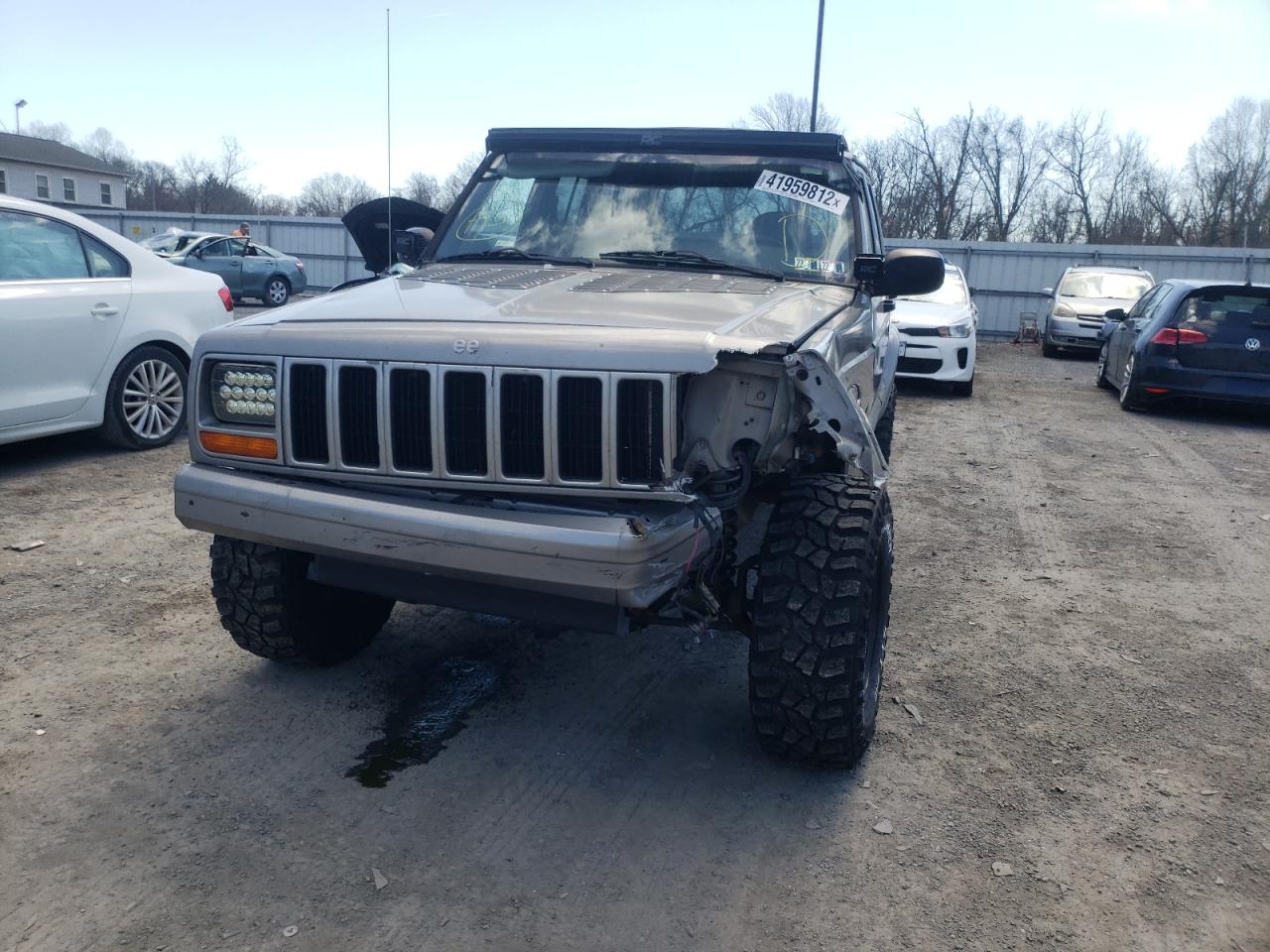 Photo 9 from auction – 2001 JEEP CHEROKEE S with VIN 1J4FF48S61L575803