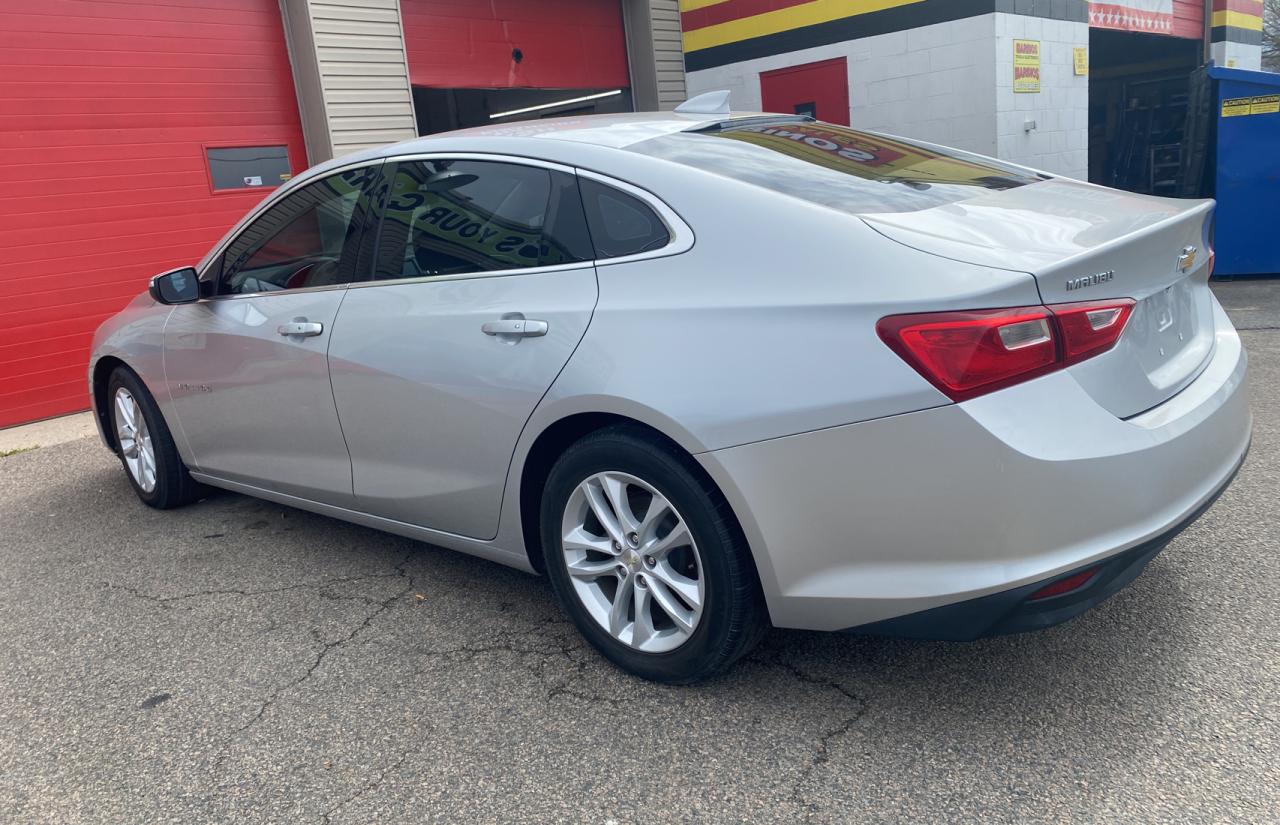 Photo 3 from auction – 2017 CHEVROLET MALIBU LT with VIN 1G1ZE5ST9HF106381