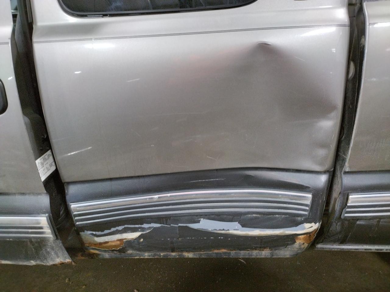 Photo 9 from auction – 1999 CHEVROLET SILVERADO with VIN 1GCEK19T5XE127441
