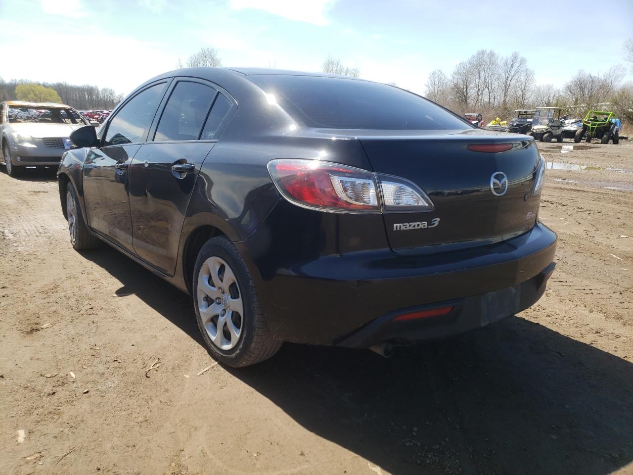 Photo 3 from auction – 2011 MAZDA 3 I with VIN JM1BL1UF6B1473869
