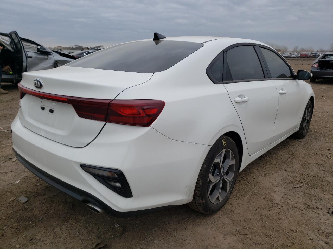 Photo 4 from auction – 2021 KIA FORTE FE with VIN 3KPF24AD9ME346784