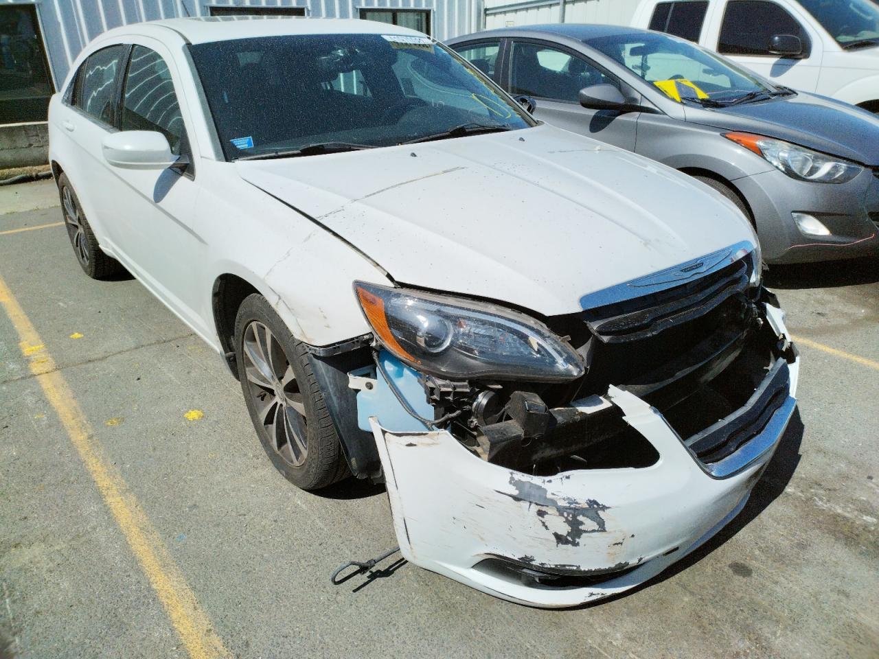 Photo 13 from auction – 2013 CHRYSLER 200 TOURIN with VIN 1C3CCBBB6DN540044