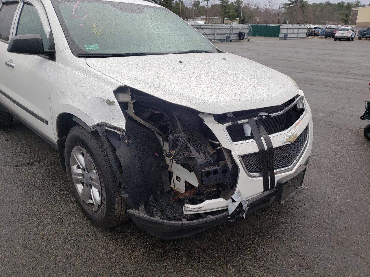 Photo 9 from auction – 2010 CHEVROLET TRAVERSE L with VIN 1GNLVEED3AS110898