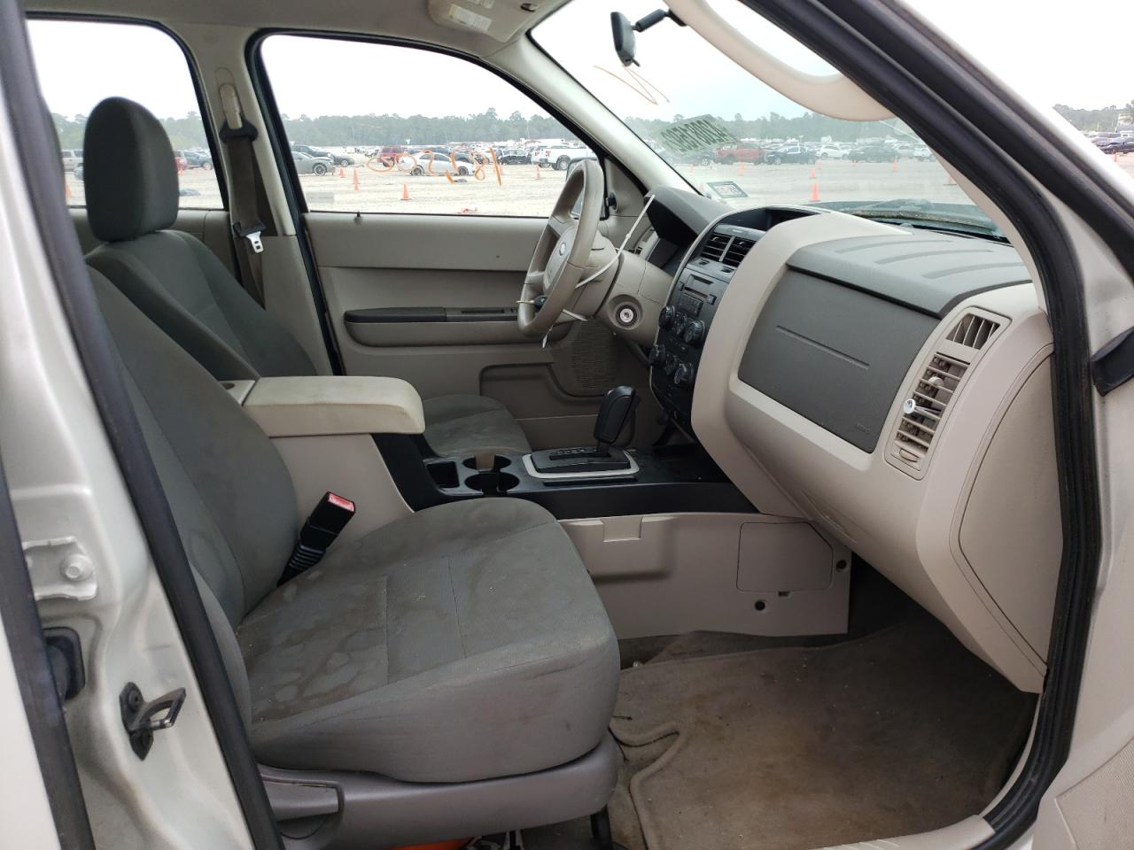 Zdjęcie 5 z aukcji – 2009 FORD ESCAPE XLS z VIN 1FMCU02709KD15261