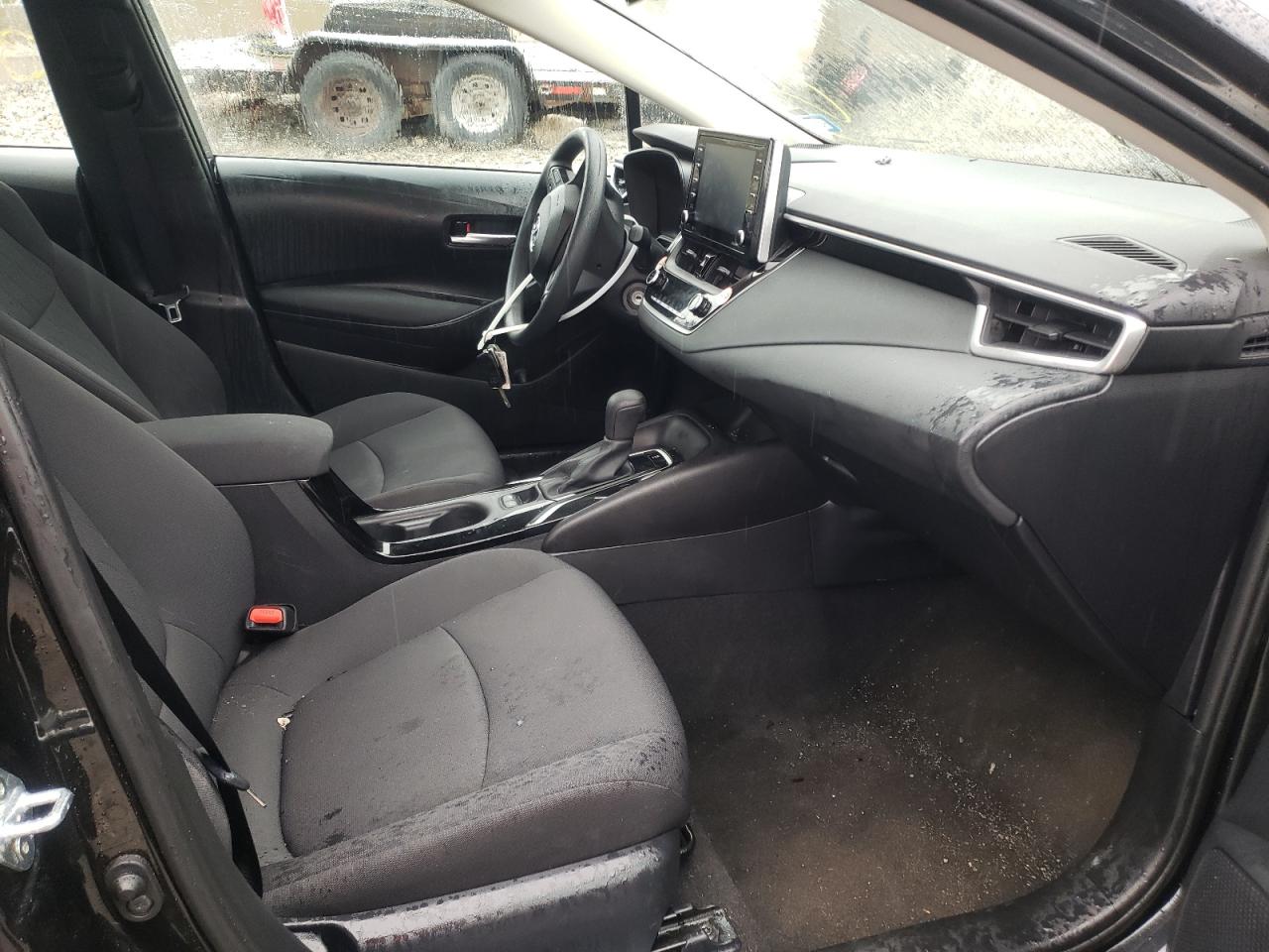 Photo 5 from auction – 2021 TOYOTA COROLLA LE with VIN 5YFEPMAEXMP191764