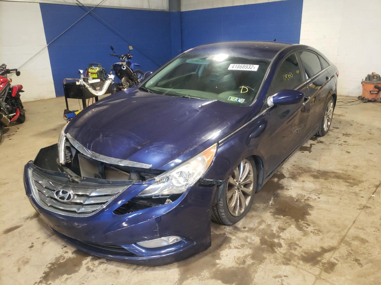 Photo 2 from auction – 2011 HYUNDAI SONATA SE with VIN 5NPEC4AC6BH037489