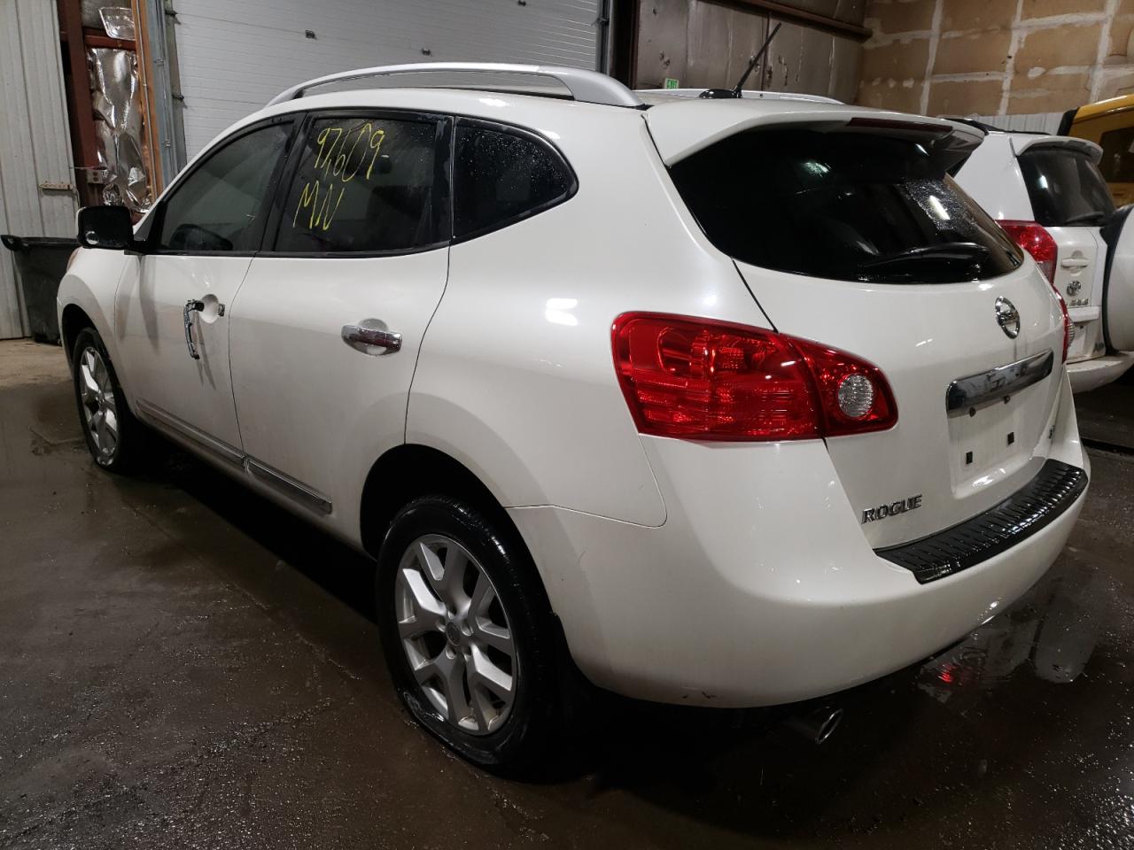Photo 3 from auction – 2013 NISSAN ROGUE S with VIN JN8AS5MT2DW539744