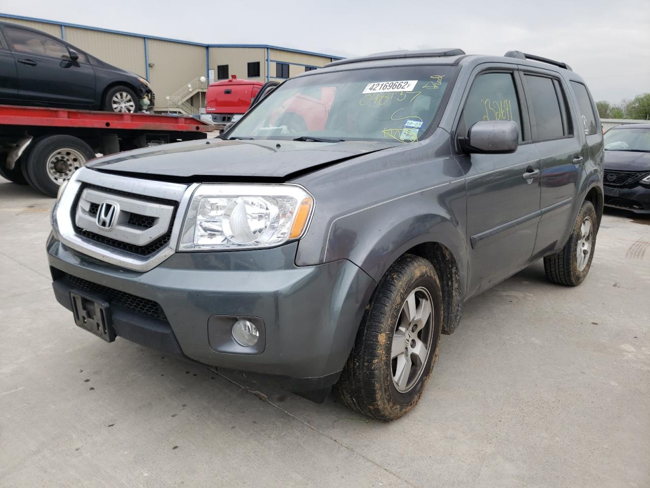 Photo 2 from auction – 2011 HONDA PILOT EXL with VIN 5FNYF3H52BB048137