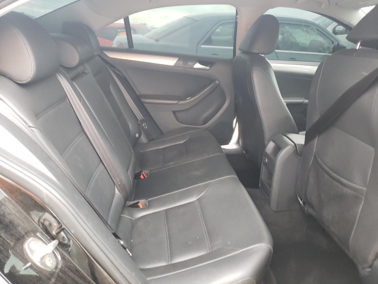 Photo 6 from auction – 2017 VOLKSWAGEN JETTA SE with VIN 3VWDB7AJ8HM400440