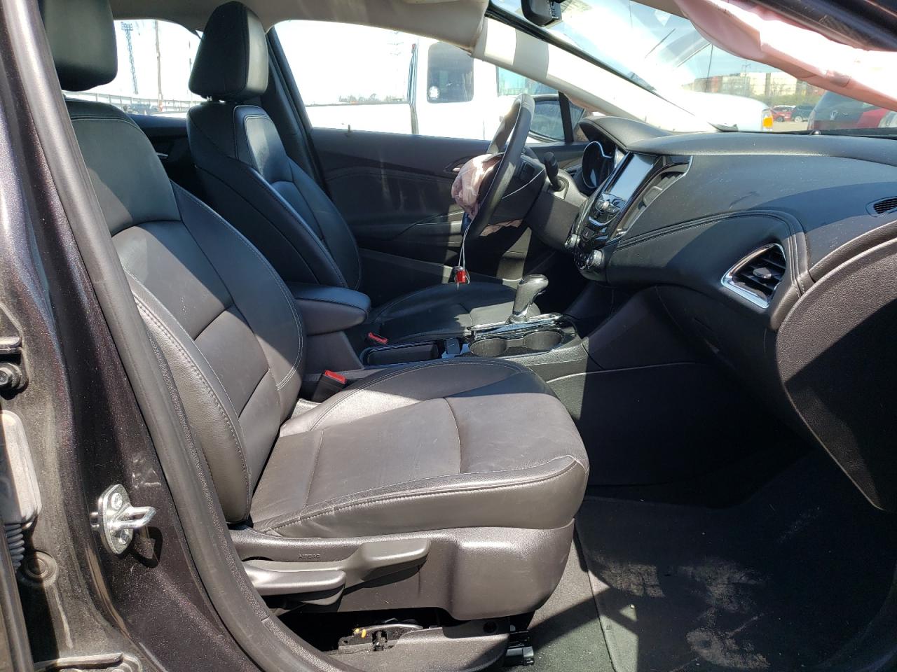 Photo 5 from auction – 2017 CHEVROLET CRUZE with VIN 1G1BF5SM7H7230716