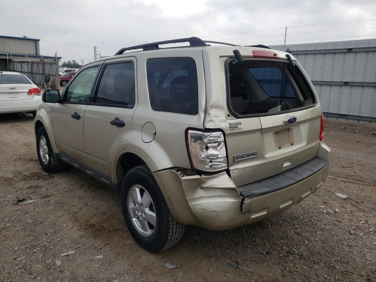 صورة رقم 3 من المزاد - 2010 FORD ESCAPE XLS مع VIN 1FMCU0C72AKD32498