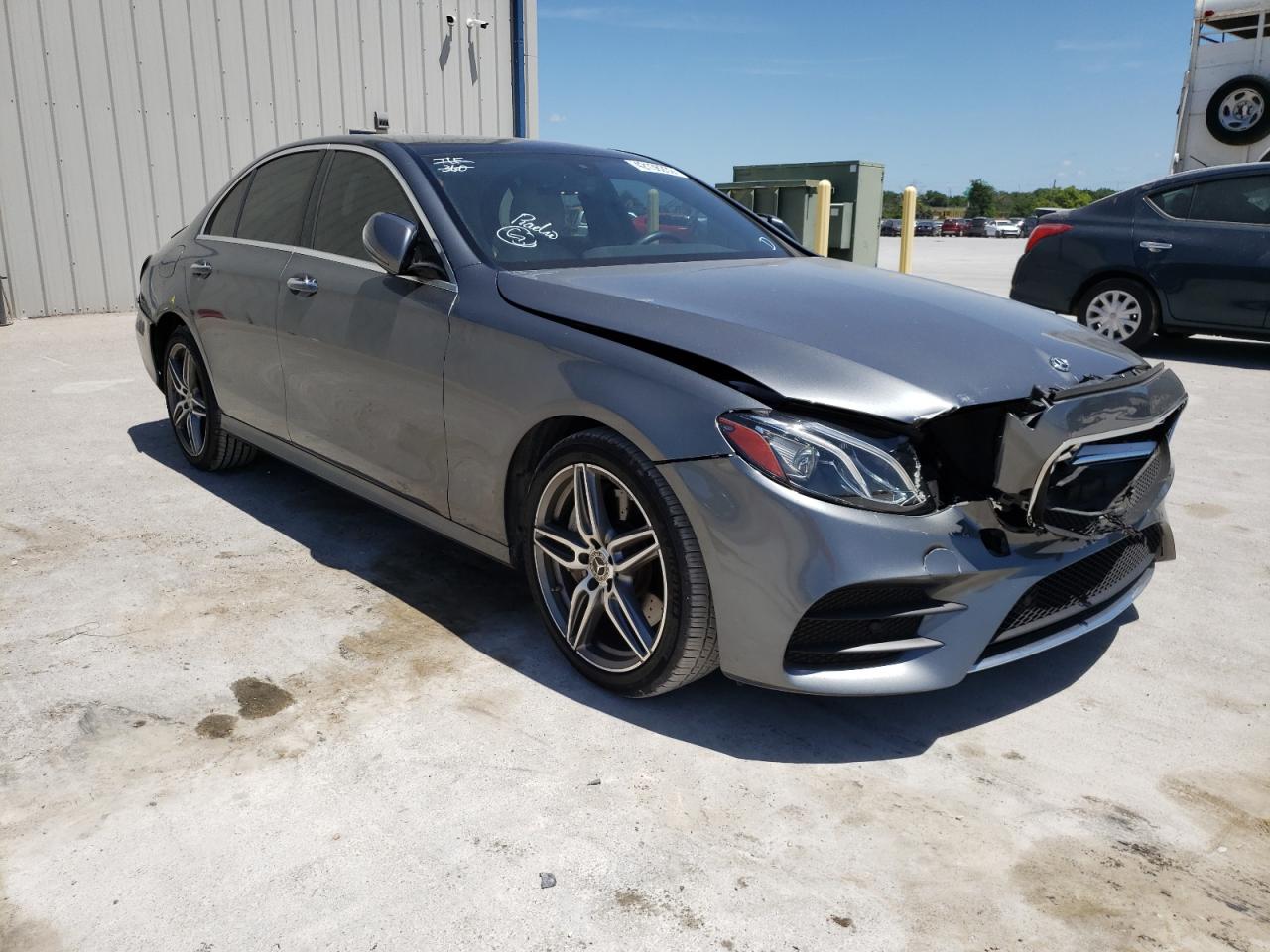 MERCEDES-BENZ E 300 2019 with VIN WDDZF4JB3KA504543 - Photo from auction