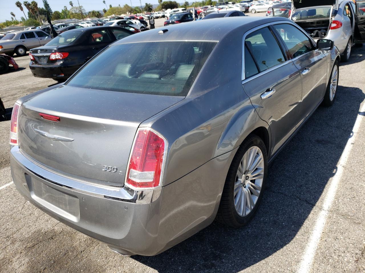 Photo 4 from auction – 2012 CHRYSLER 300 LIMITE with VIN 2C3CCACG2CH273156