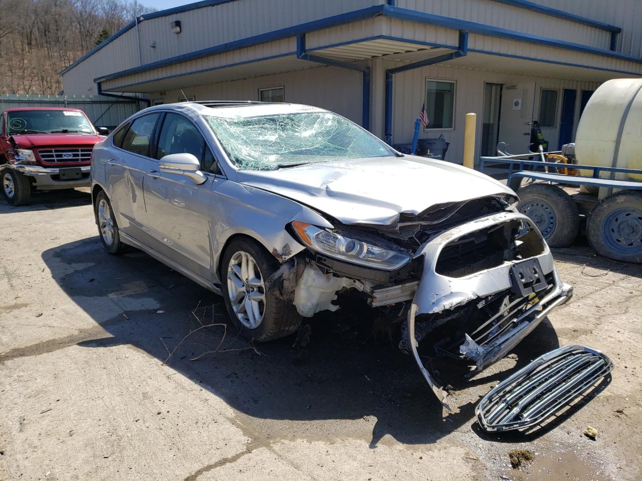 FORD FUSION SE 2015 with VIN 3FA6P0HD1FR166281 - Photo from auction