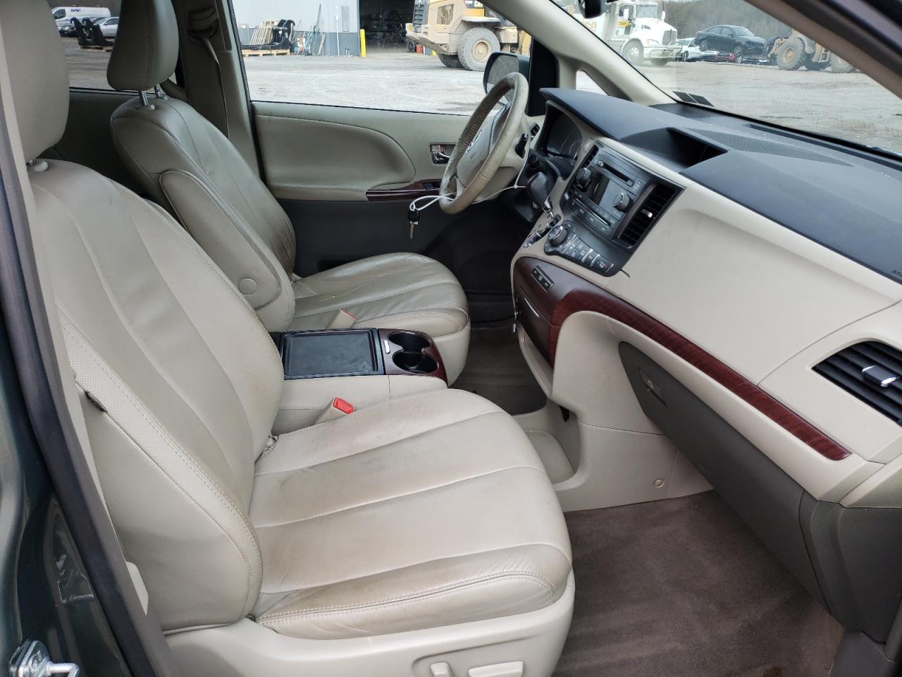 صورة رقم 5 من المزاد - 2013 TOYOTA SIENNA XLE مع VIN 5TDYK3DC8DS361577