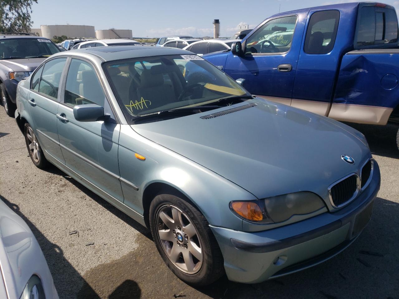 BMW 325 I 2004 with VIN WBAET37494NJ42702 - Photo from auction