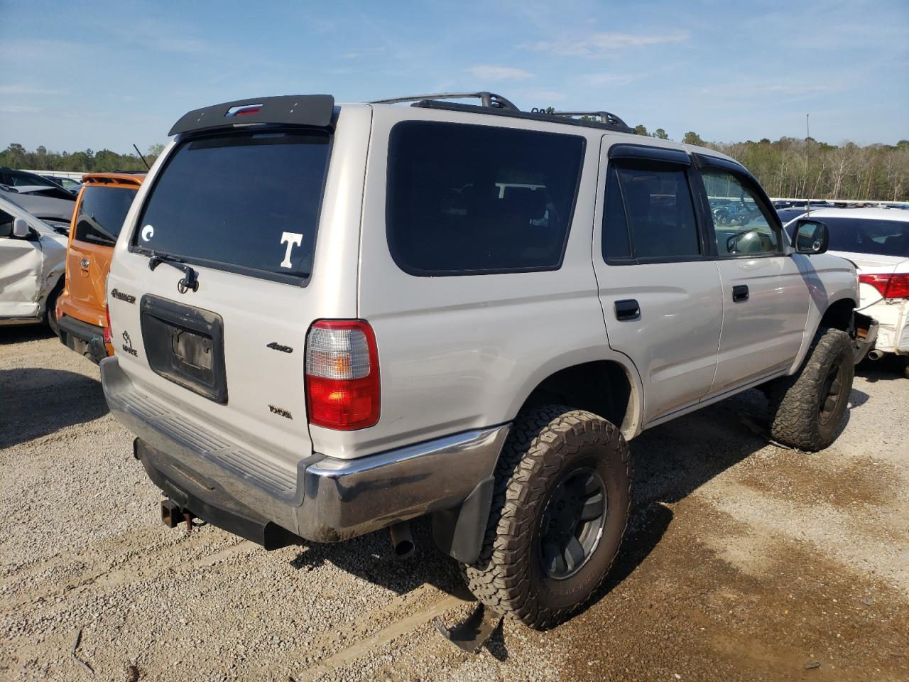 Photo 4 from auction – 1999 TOYOTA 4RUNNER SR with VIN JT3HM84RXX0033293