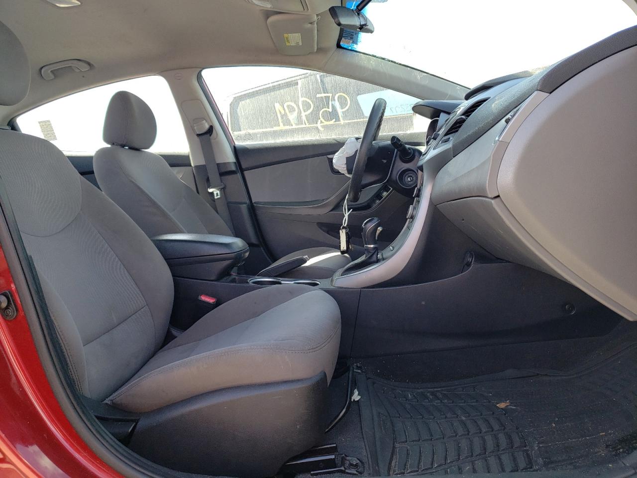 Photo 5 from auction – 2016 HYUNDAI ELANTRA SE with VIN 5NPDH4AE5GH755170
